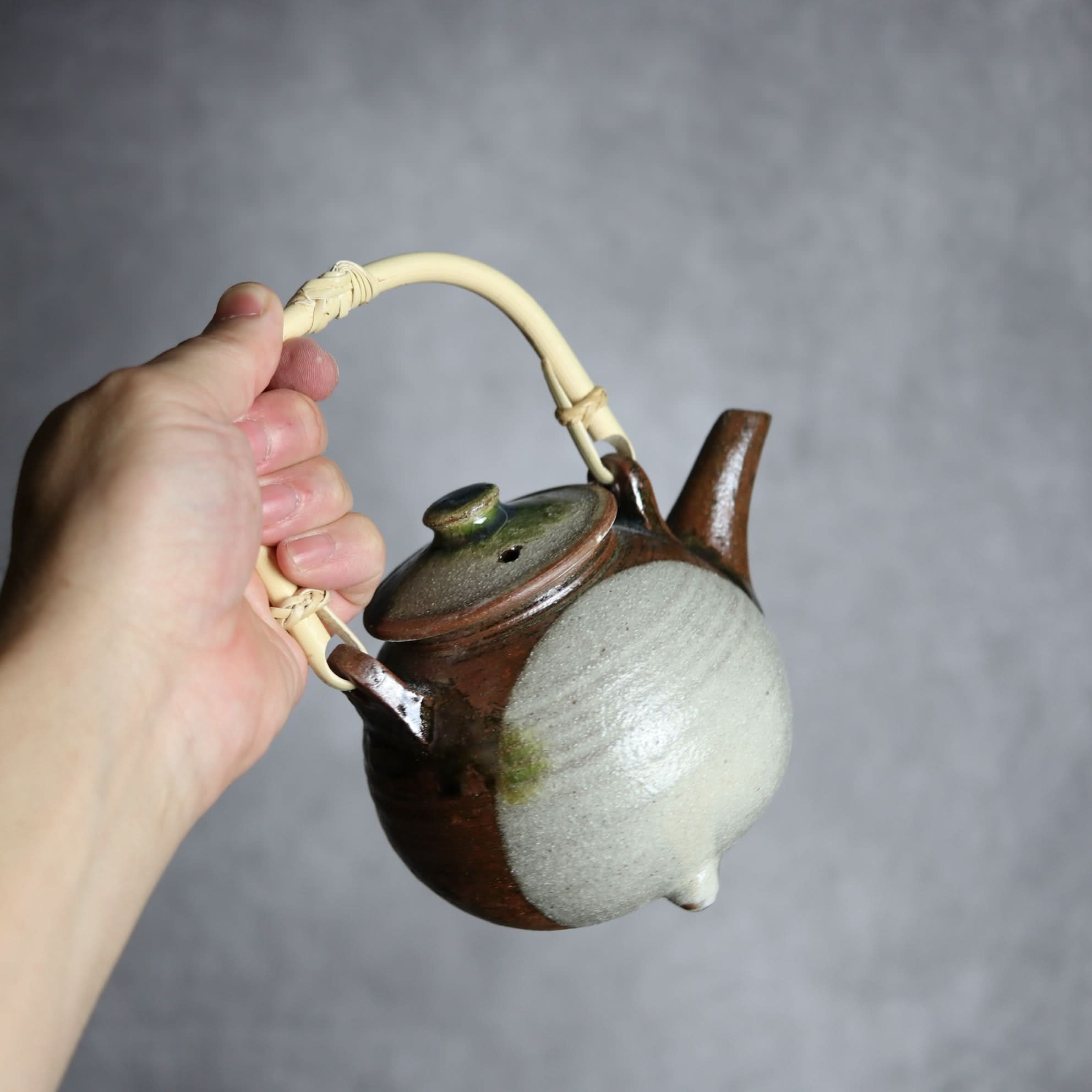 土瓶1 白 緑釉 やちむん 陶器 栄一工房 やちむん 陶器.