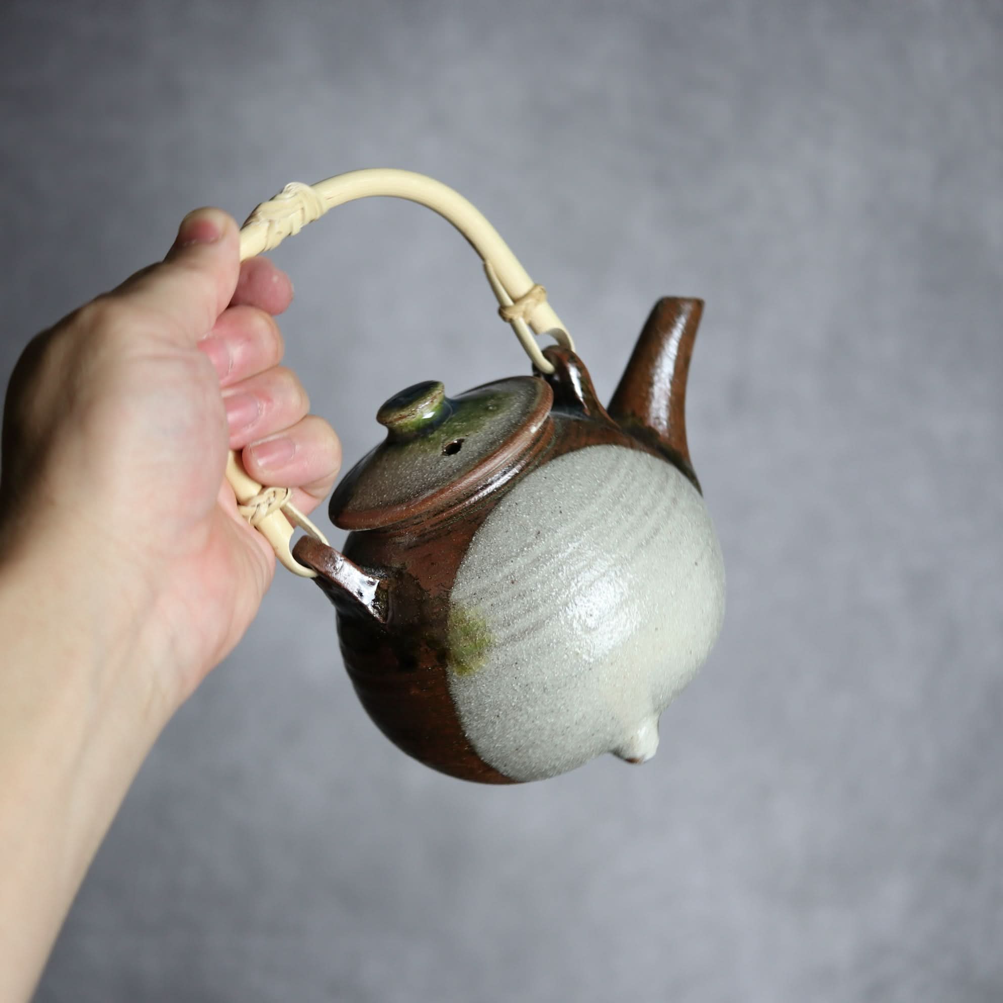 土瓶1 白 緑釉 やちむん 陶器 栄一工房 やちむん 陶器.