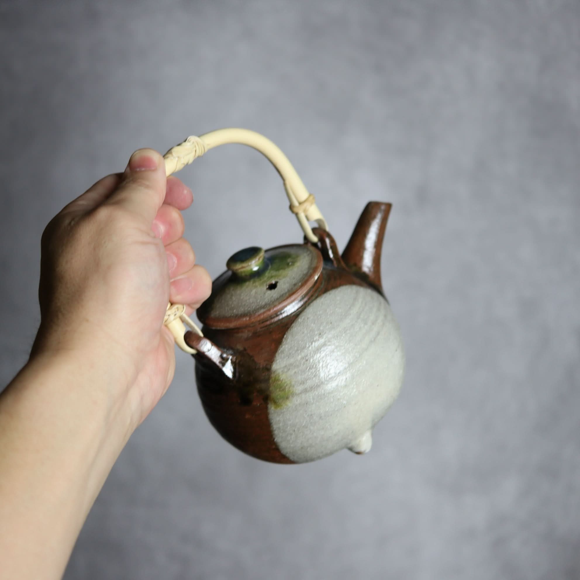 土瓶1 白 緑釉 やちむん 陶器 栄一工房 やちむん 陶器.
