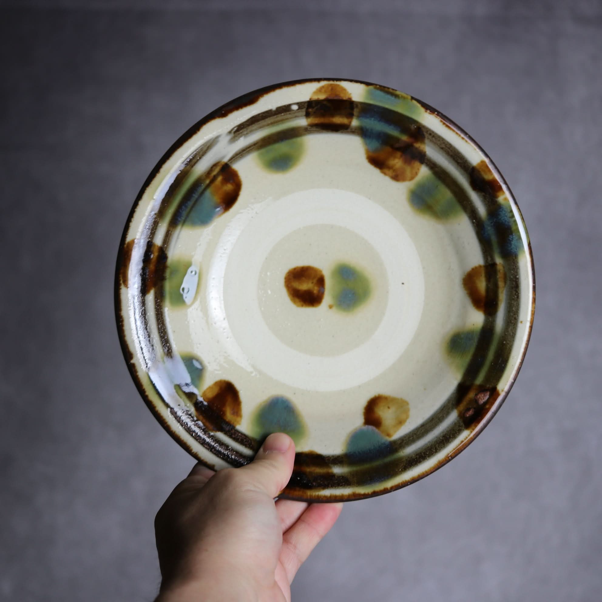 7寸皿1 三彩 点打 やちむん 陶器 いずみ窯 島袋工房 やちむん 陶器.