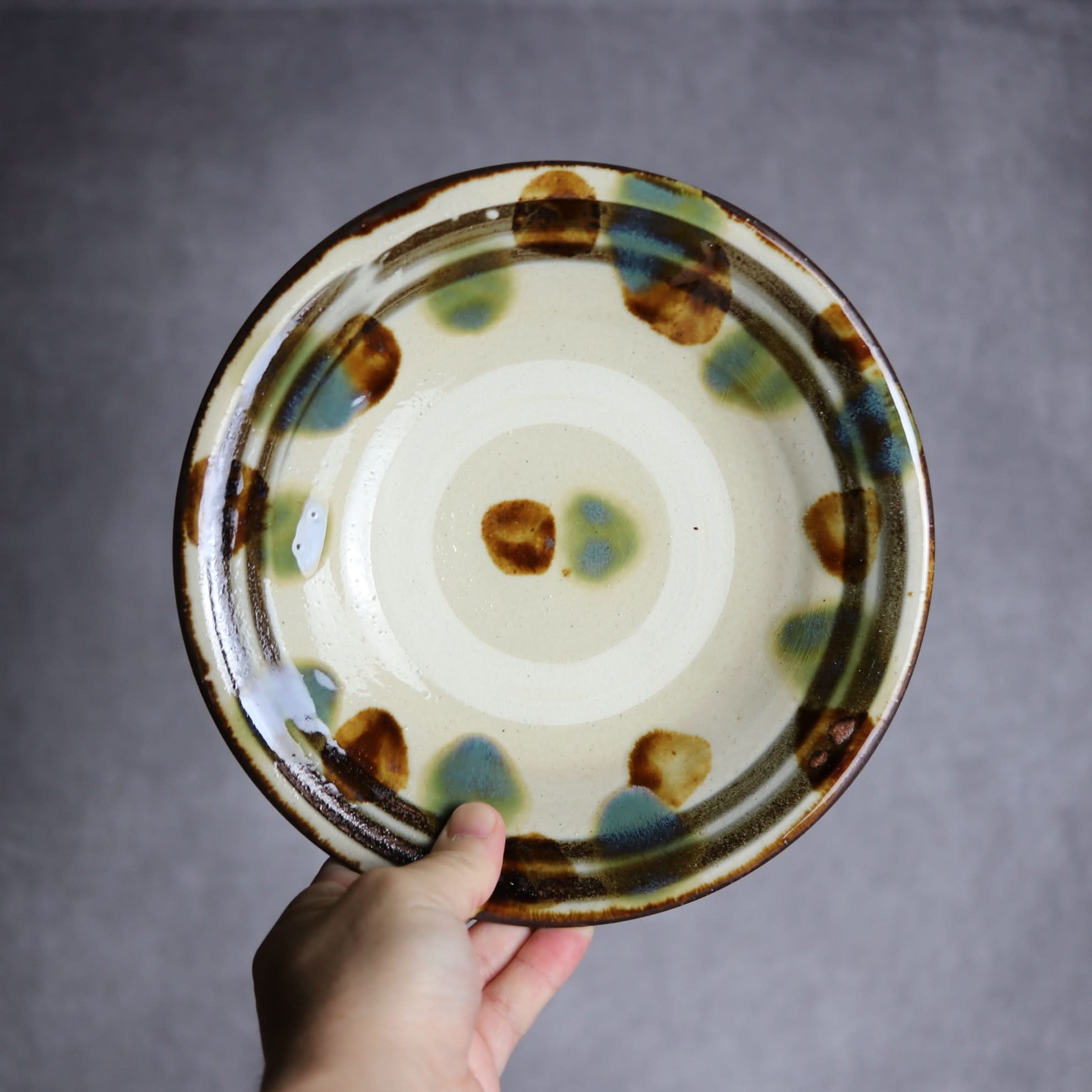 7寸皿1 三彩 点打 やちむん 陶器 いずみ窯 島袋工房 やちむん 陶器.