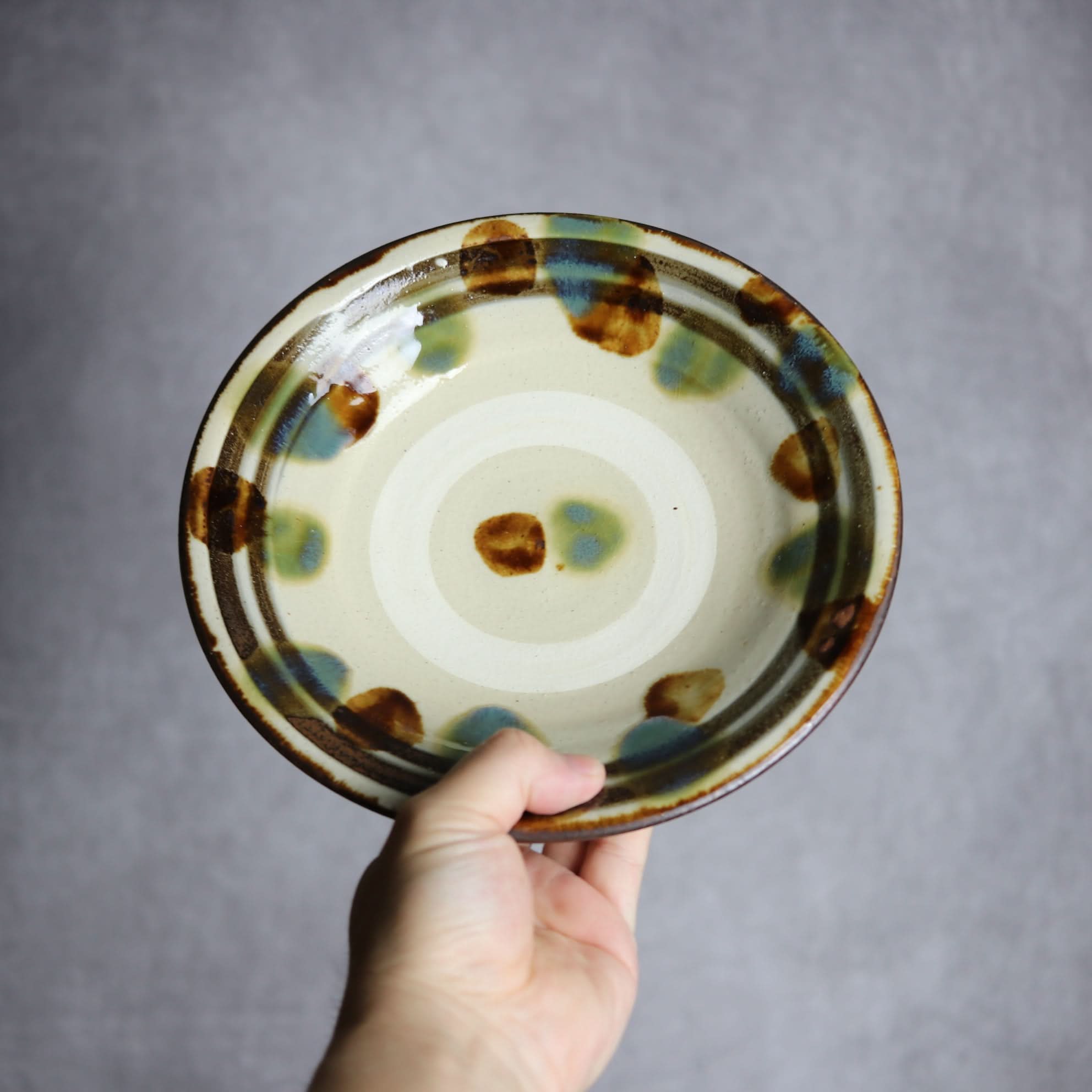 7寸皿1 三彩 点打 やちむん 陶器 いずみ窯 島袋工房 やちむん 陶器.