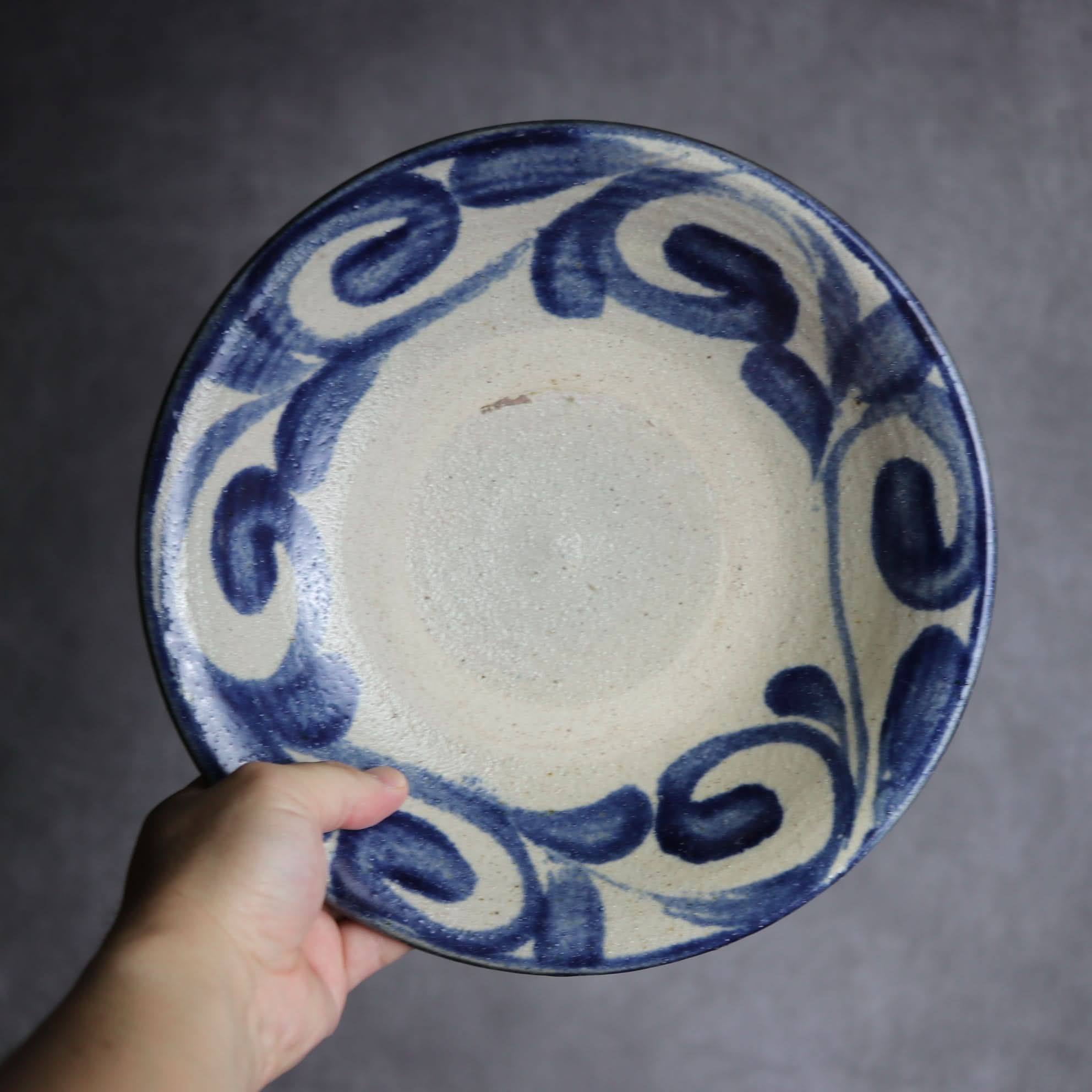 8寸皿2 呉須釉 唐草 やちむん 陶器 栄一工房 やちむん 陶器.