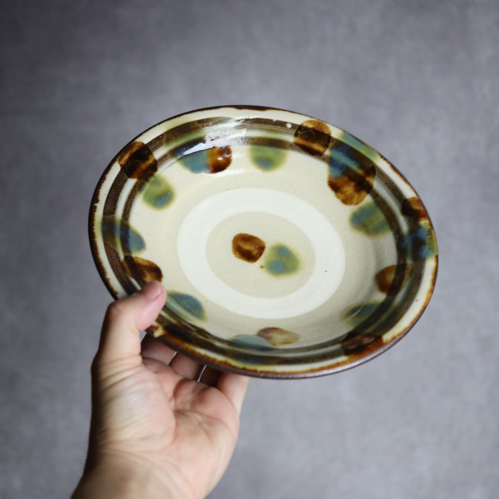 7寸皿1 三彩 点打 やちむん 陶器 いずみ窯 島袋工房 やちむん 陶器.