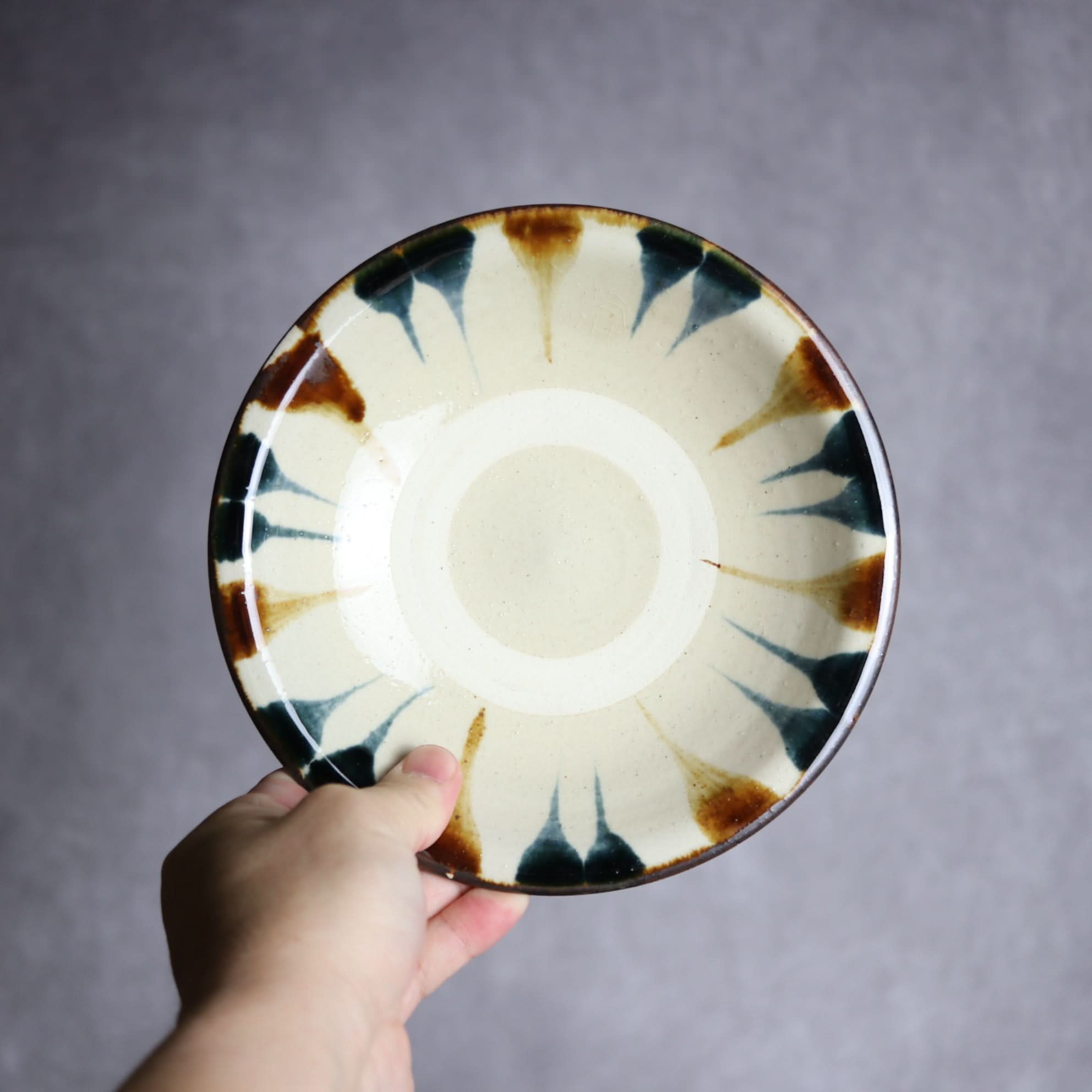 6寸皿1 飴 呉須釉 縁線描やちむん 陶器 いずみ窯 島袋工房 やちむん 陶器.