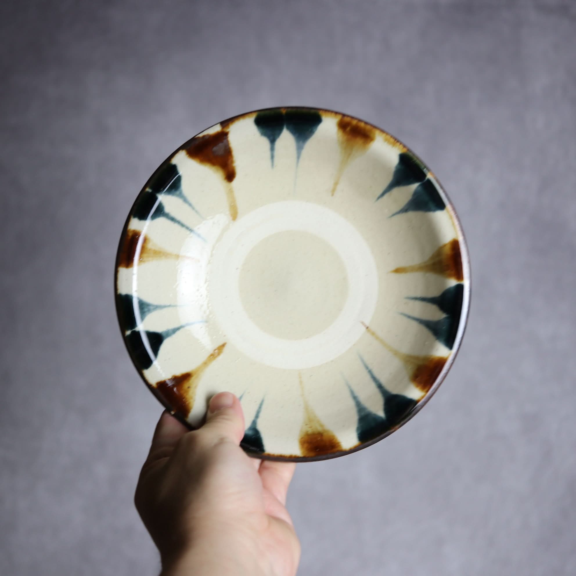 6寸皿1 飴 呉須釉 縁線描やちむん 陶器 いずみ窯 島袋工房 やちむん 陶器.