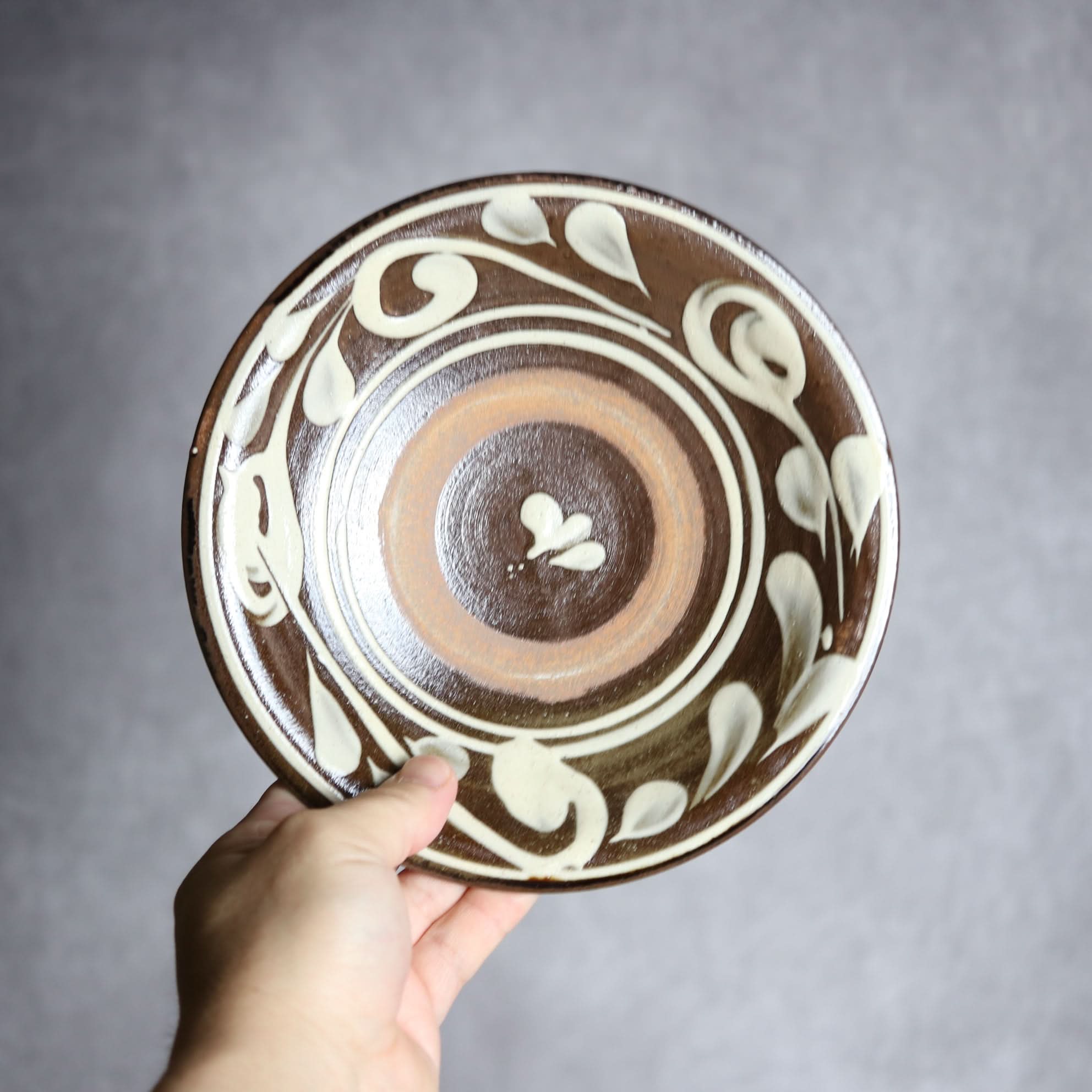 6寸皿1 イッチン 唐草 やちむん 陶器 いずみ窯 島袋工房 やちむん 陶器.