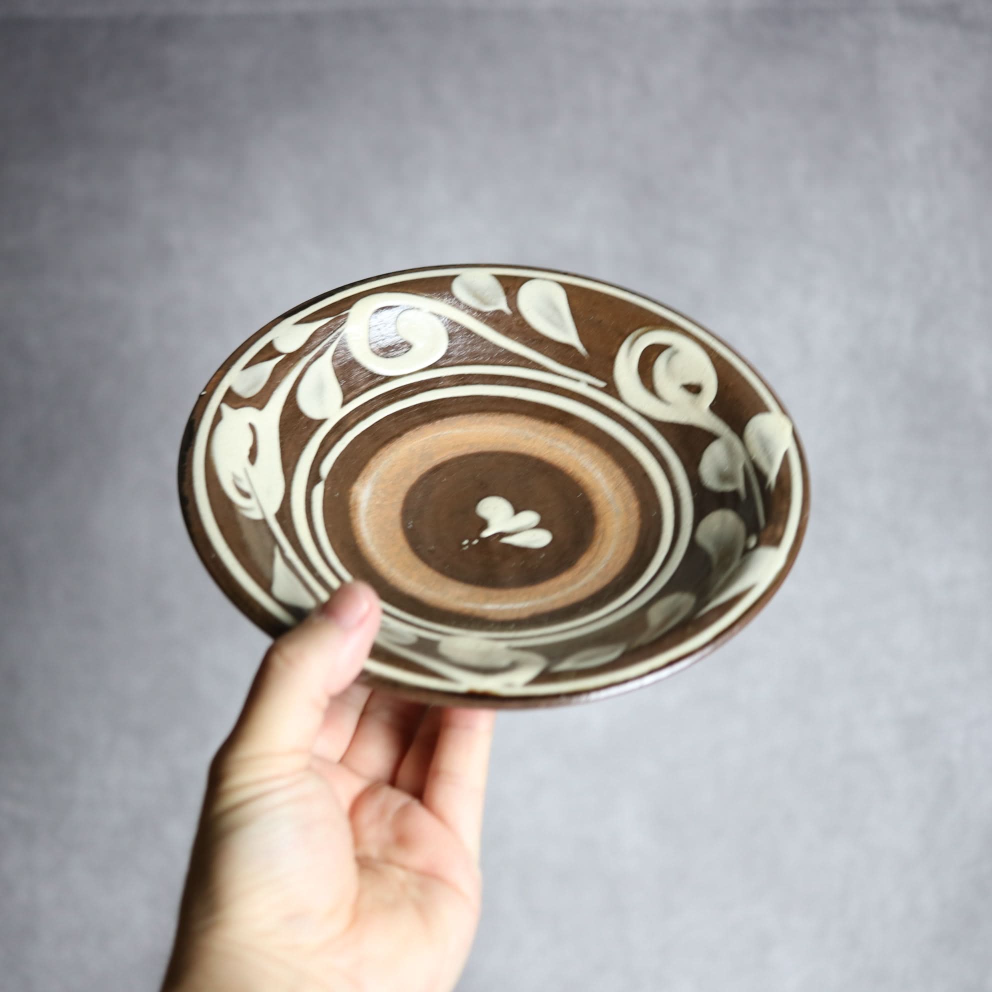 6寸皿1 イッチン 唐草 やちむん 陶器 いずみ窯 島袋工房 やちむん 陶器.