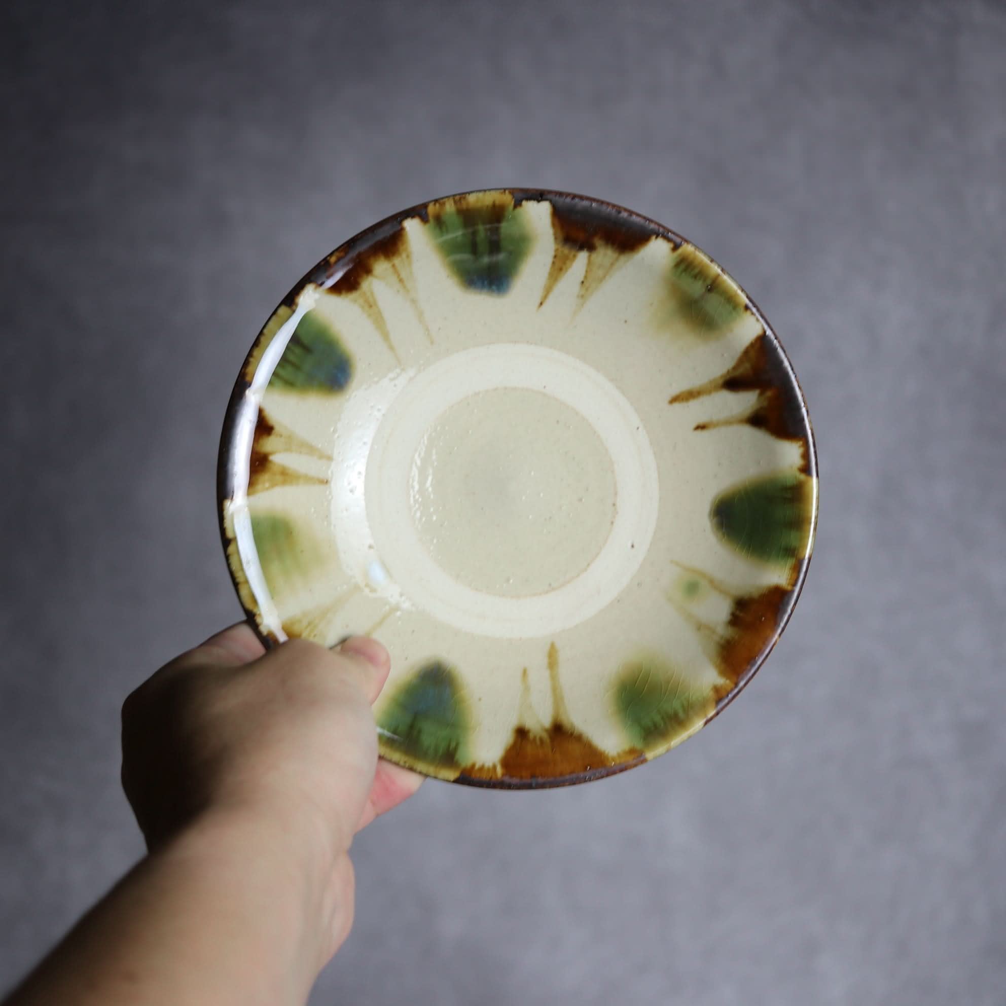 6寸皿1 三彩 線描 やちむん 陶器 いずみ窯 島袋工房 やちむん 陶器.