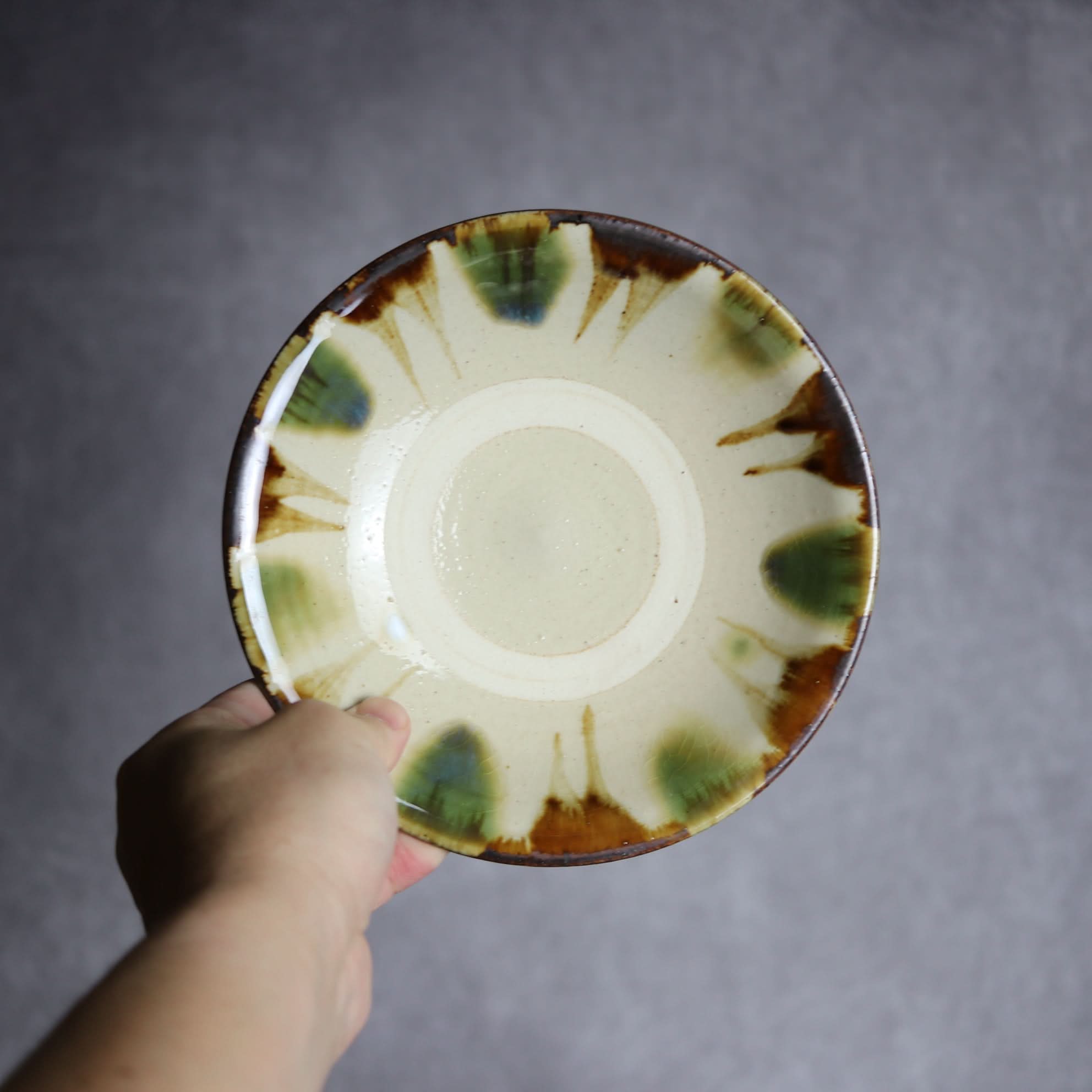 6寸皿1 三彩 線描 やちむん 陶器 いずみ窯 島袋工房 やちむん 陶器.