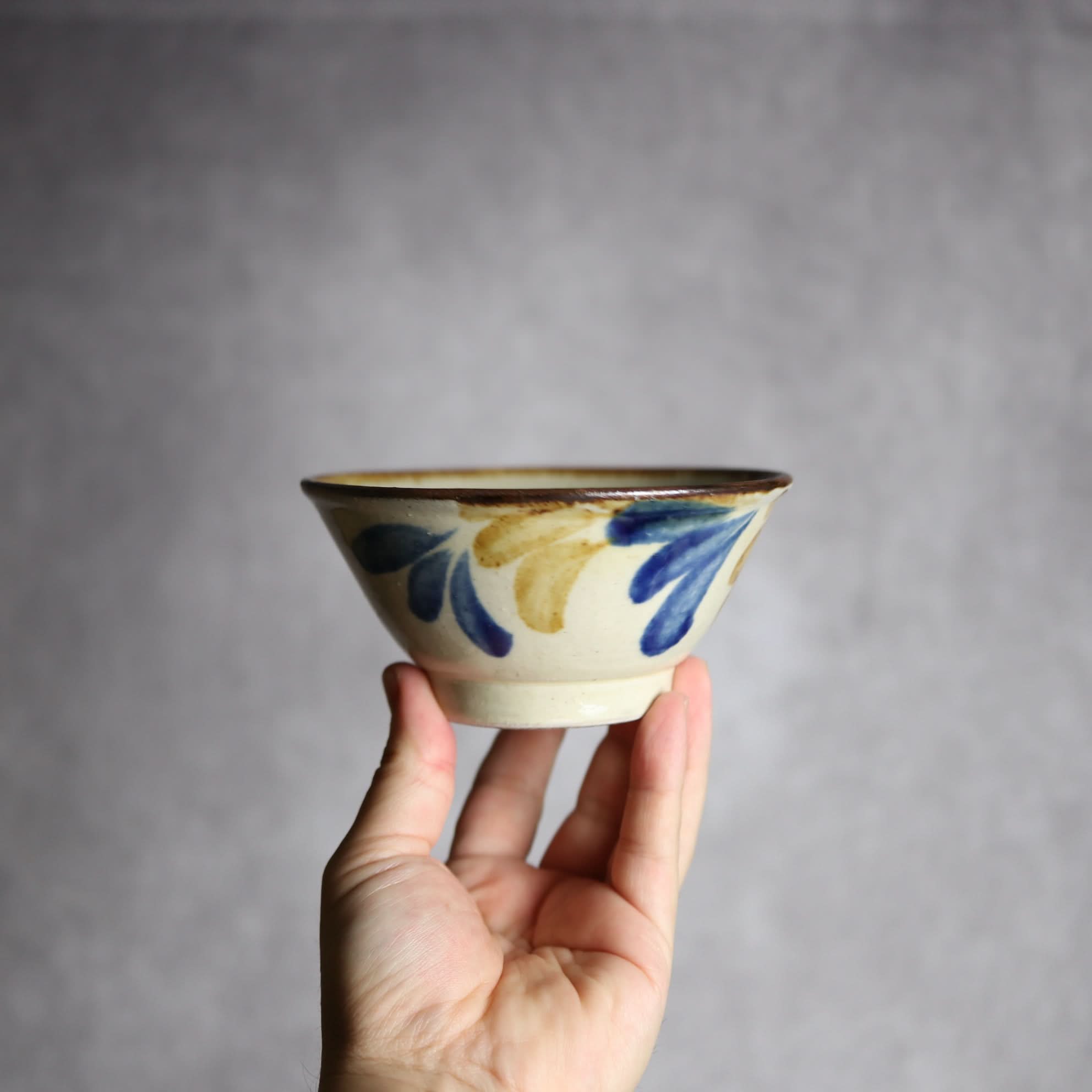 4寸マカイ1 飴 呉須釉 葉紋 やちむん 陶器 いずみ窯 島袋工房 やちむん 陶器.