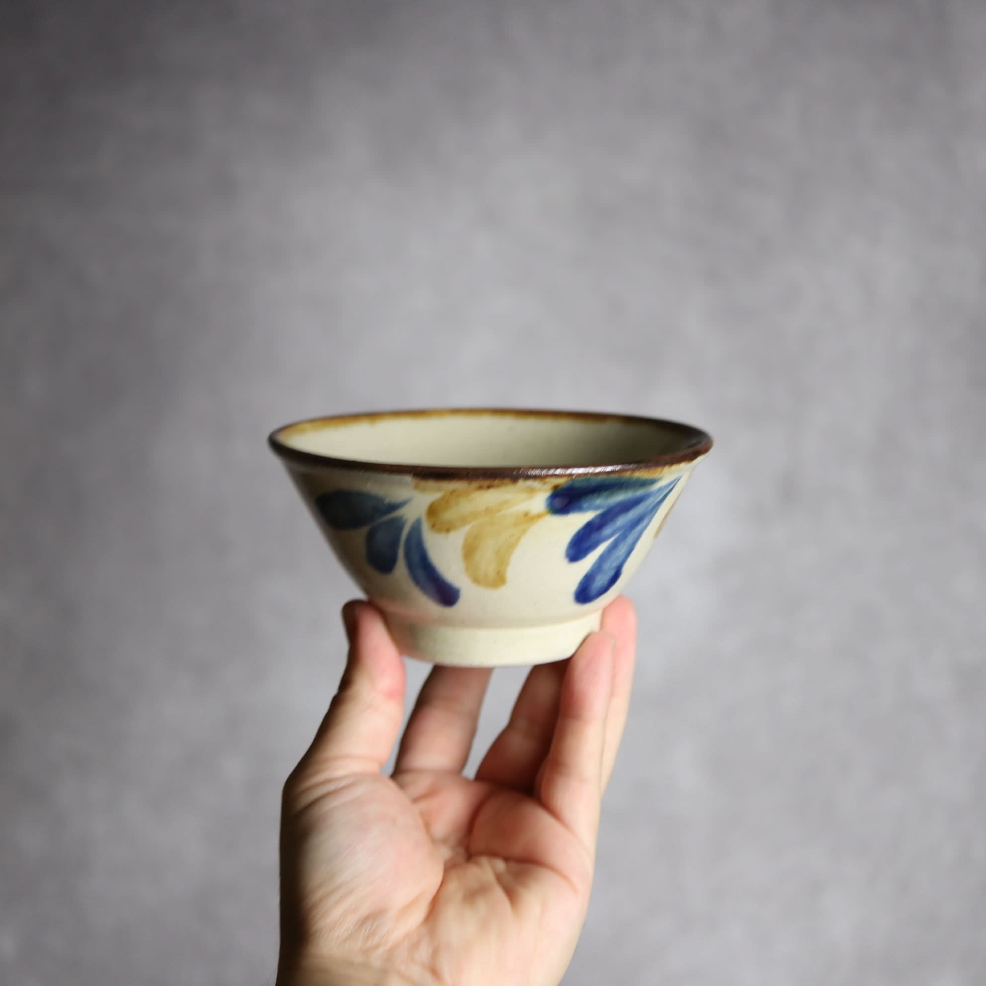 4寸マカイ1 飴 呉須釉 葉紋 やちむん 陶器 いずみ窯 島袋工房 やちむん 陶器.