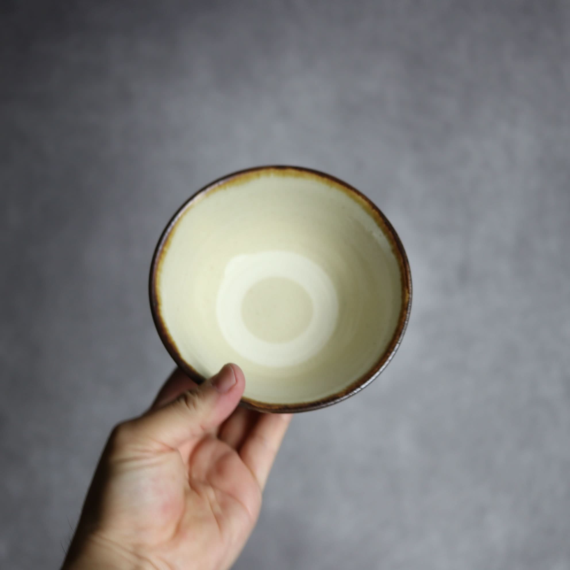 4寸マカイ1 飴 呉須釉 葉紋 やちむん 陶器 いずみ窯 島袋工房 やちむん 陶器.