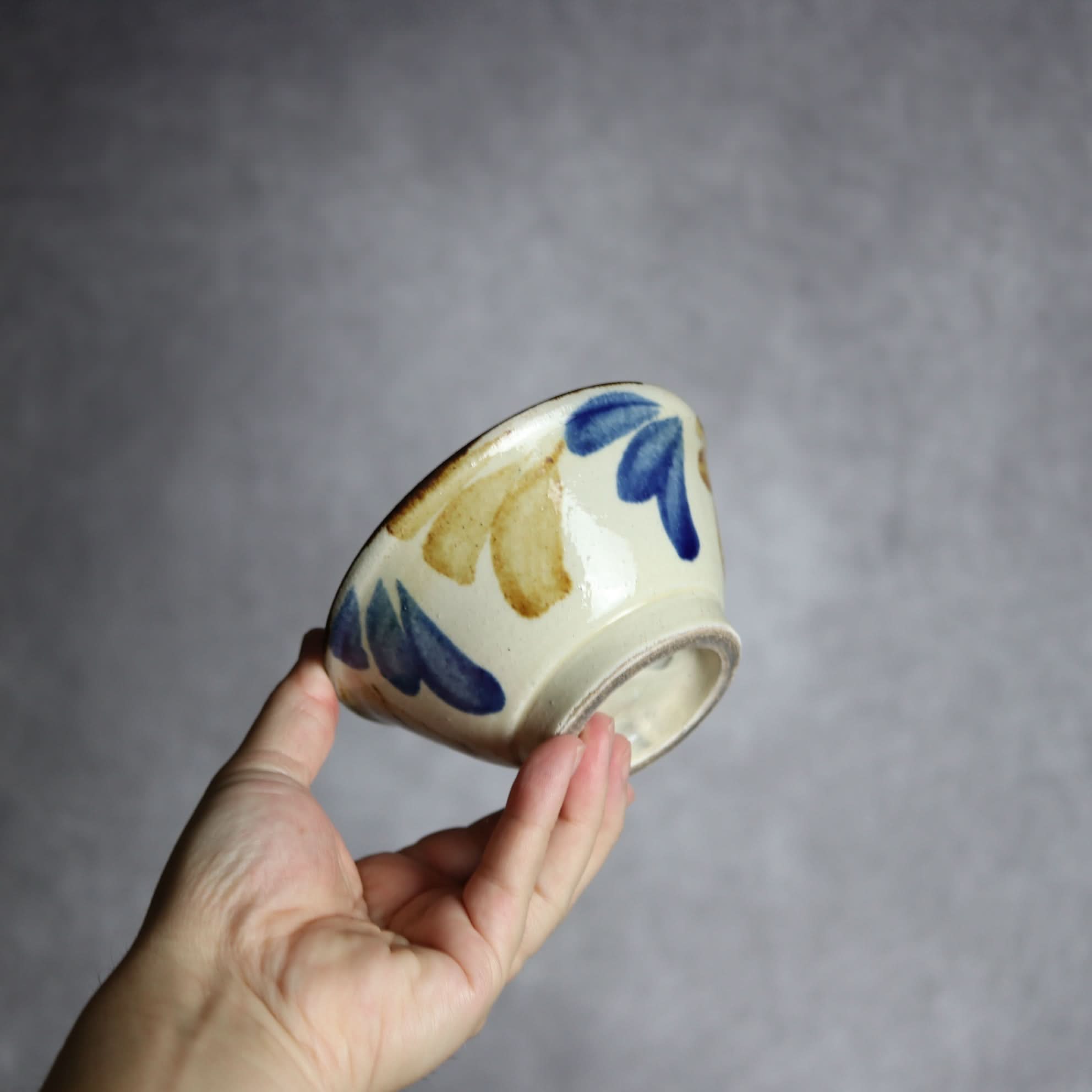 4寸マカイ1 飴 呉須釉 葉紋 やちむん 陶器 いずみ窯 島袋工房 やちむん 陶器.