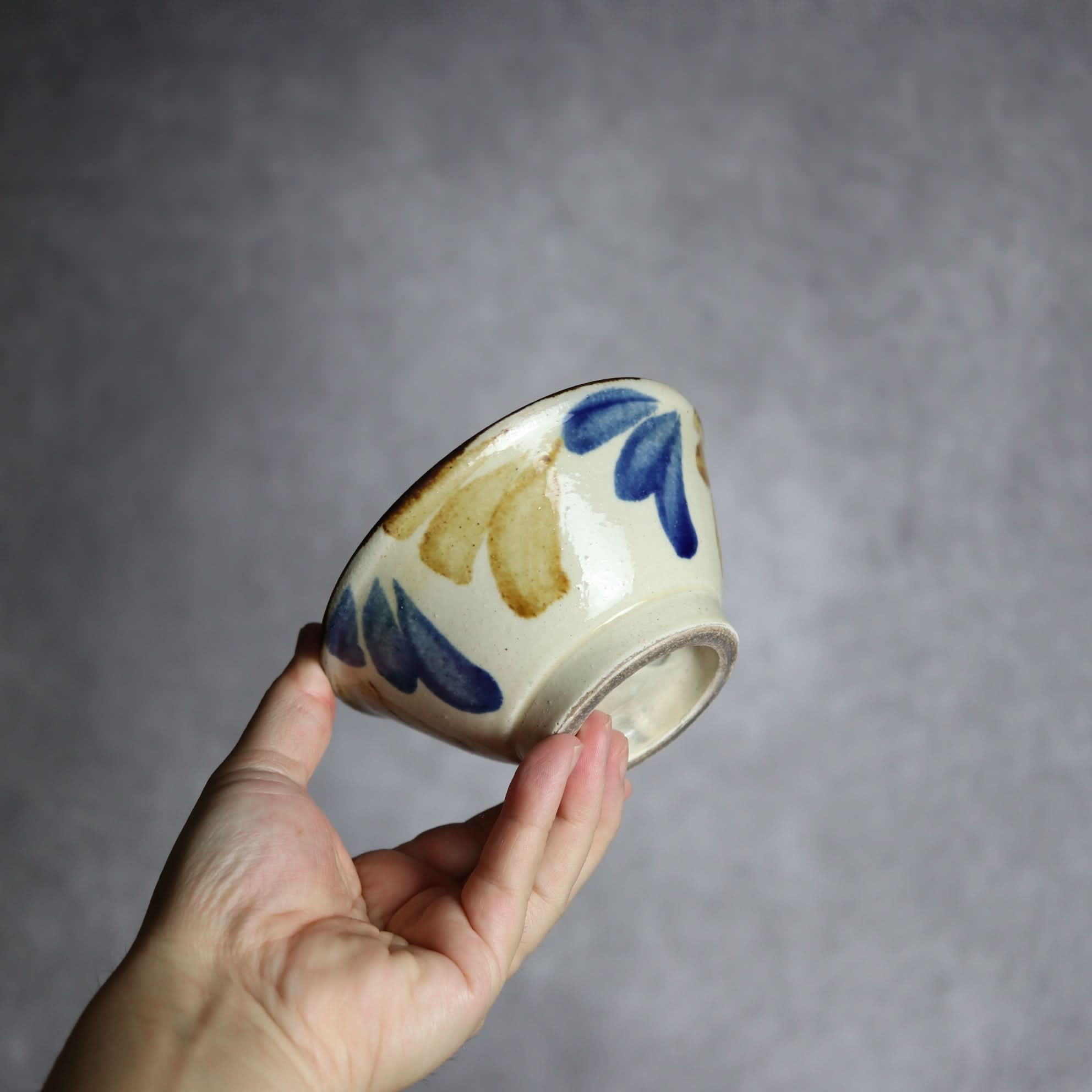 4寸マカイ1 飴 呉須釉 葉紋 やちむん 陶器 いずみ窯 島袋工房 やちむん 陶器.