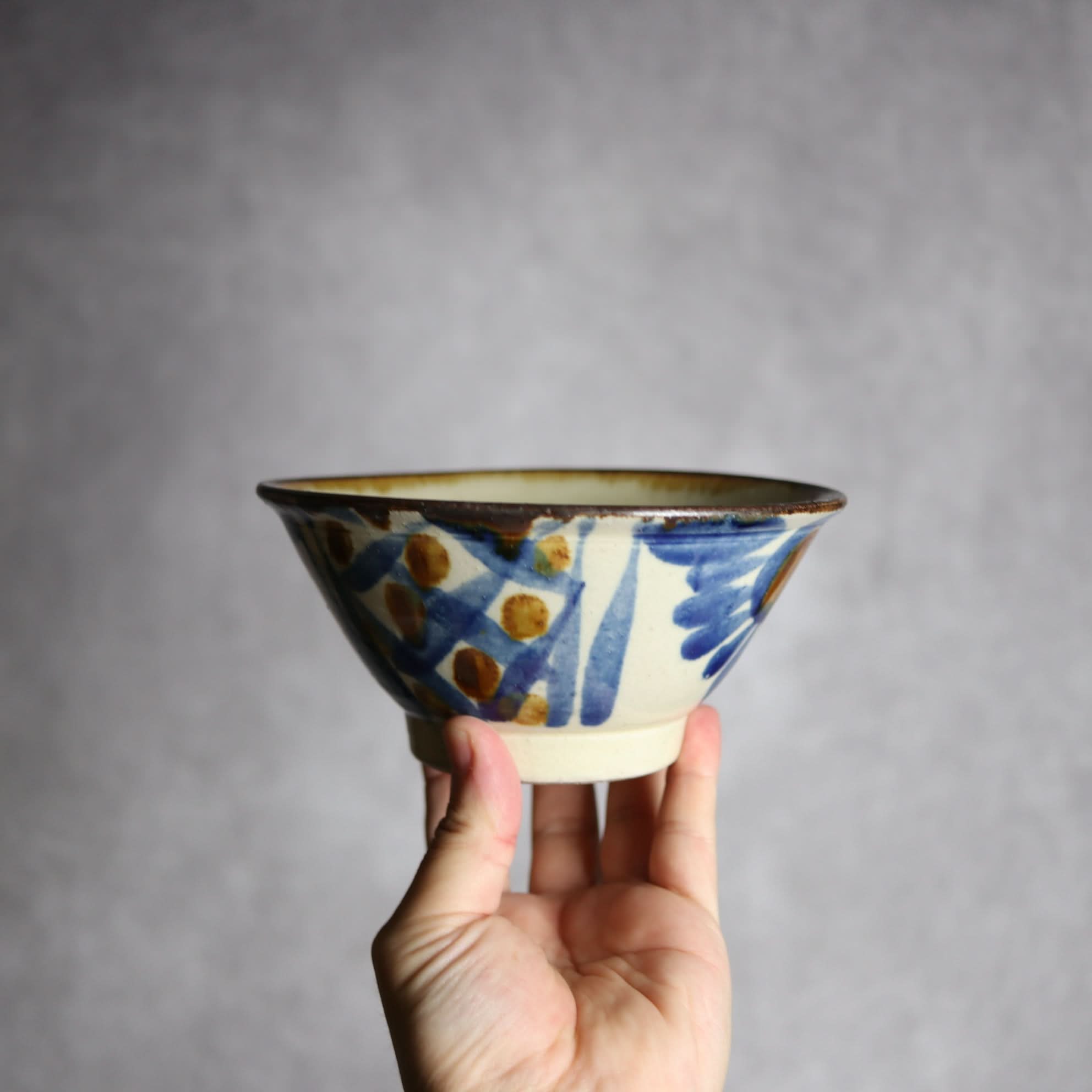 5寸マカイ1 飴 呉須釉菊唐草 格子点打 やちむん 陶器 いずみ窯 島袋工房 やちむん 陶器.