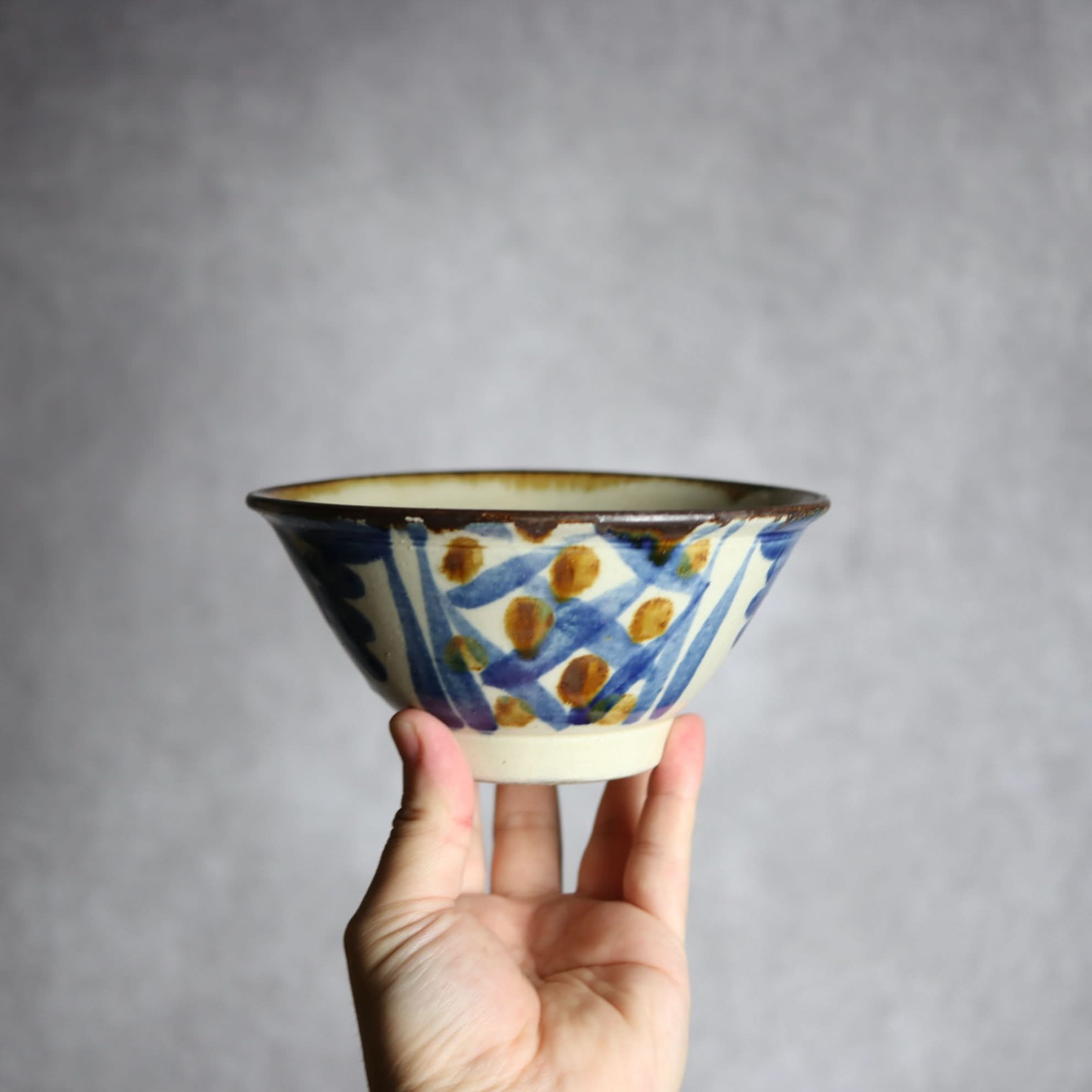 5寸マカイ1 飴 呉須釉菊唐草 格子点打 やちむん 陶器 いずみ窯 島袋工房 やちむん 陶器.