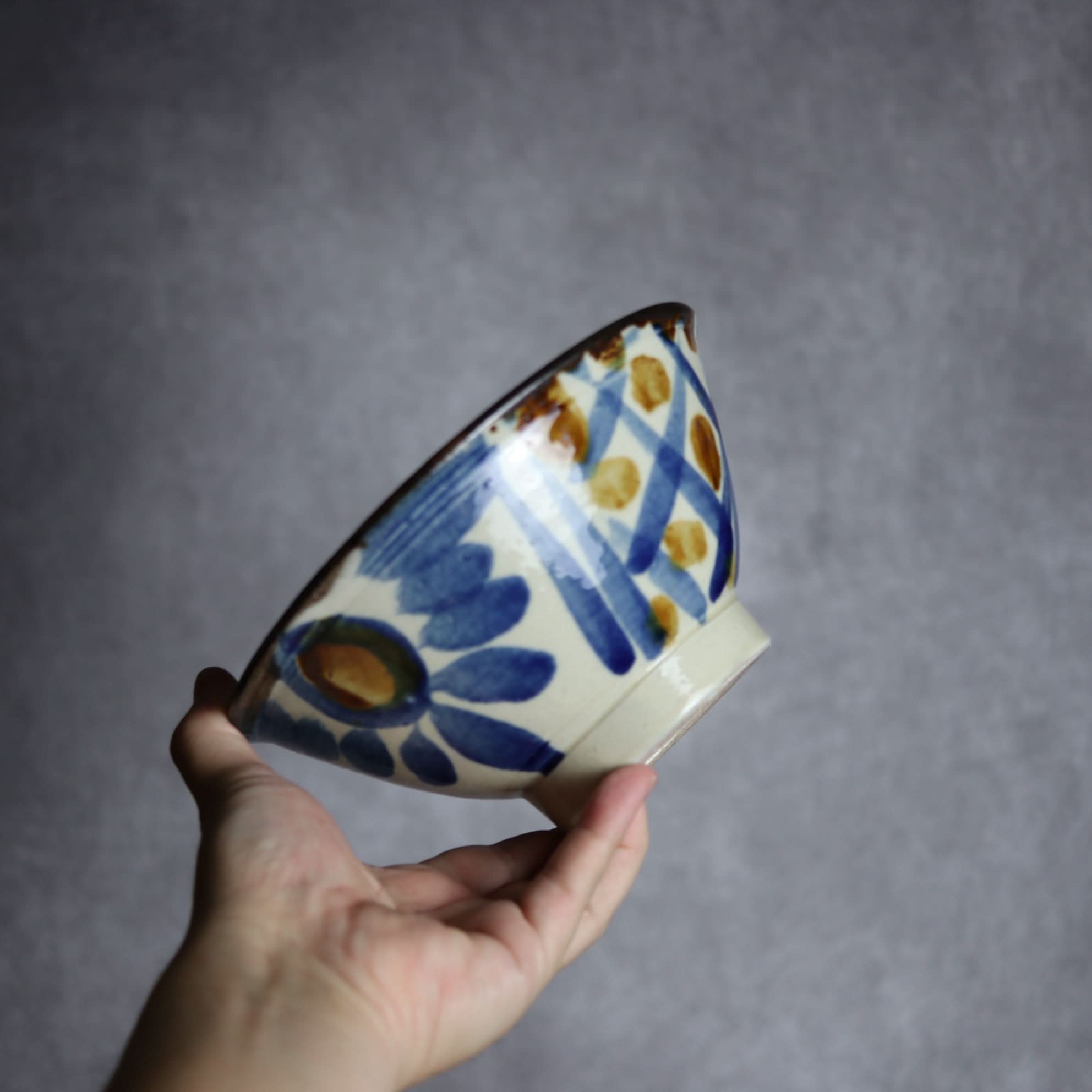 6寸マカイ1 飴 呉須釉 菊唐草 格子点打 やちむん 陶器 いずみ窯 島袋工房 やちむん 陶器.