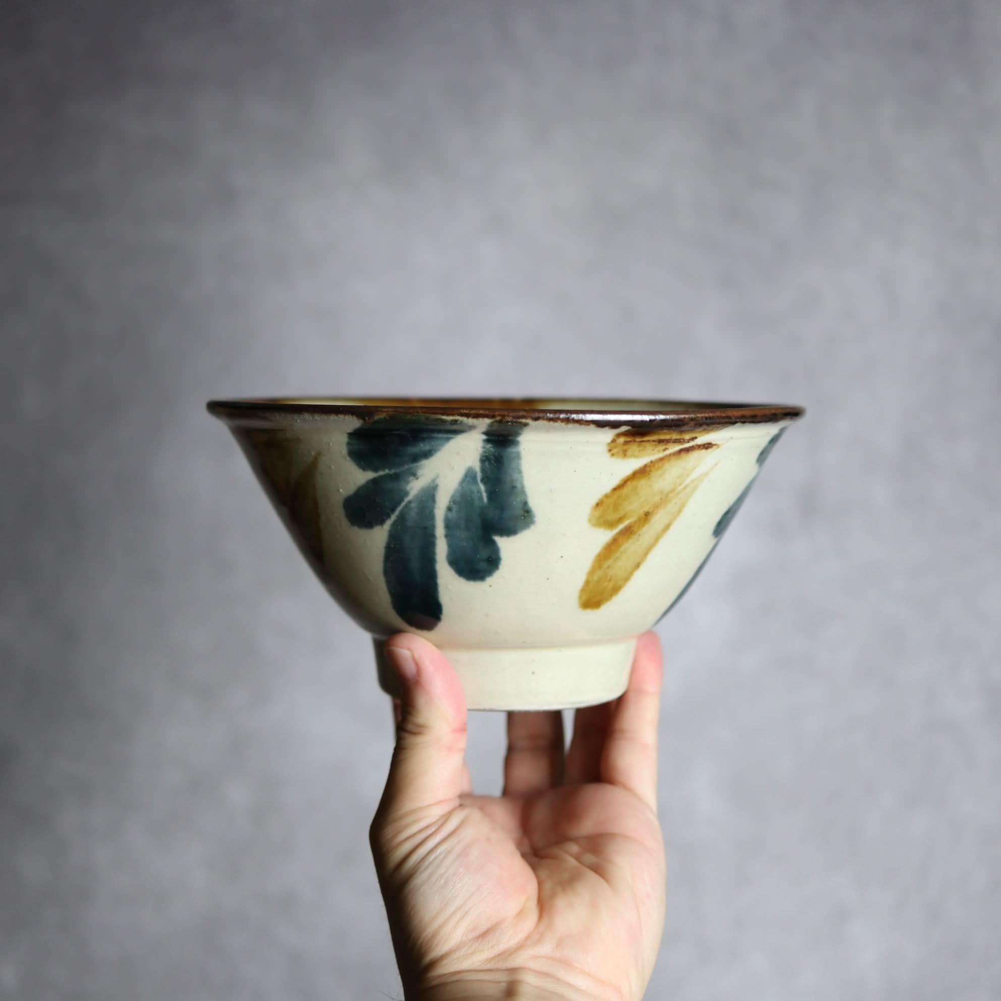 6寸マカイ1 飴 呉須釉 葉紋 やちむん 陶器 いずみ窯 島袋工房 やちむん 陶器.