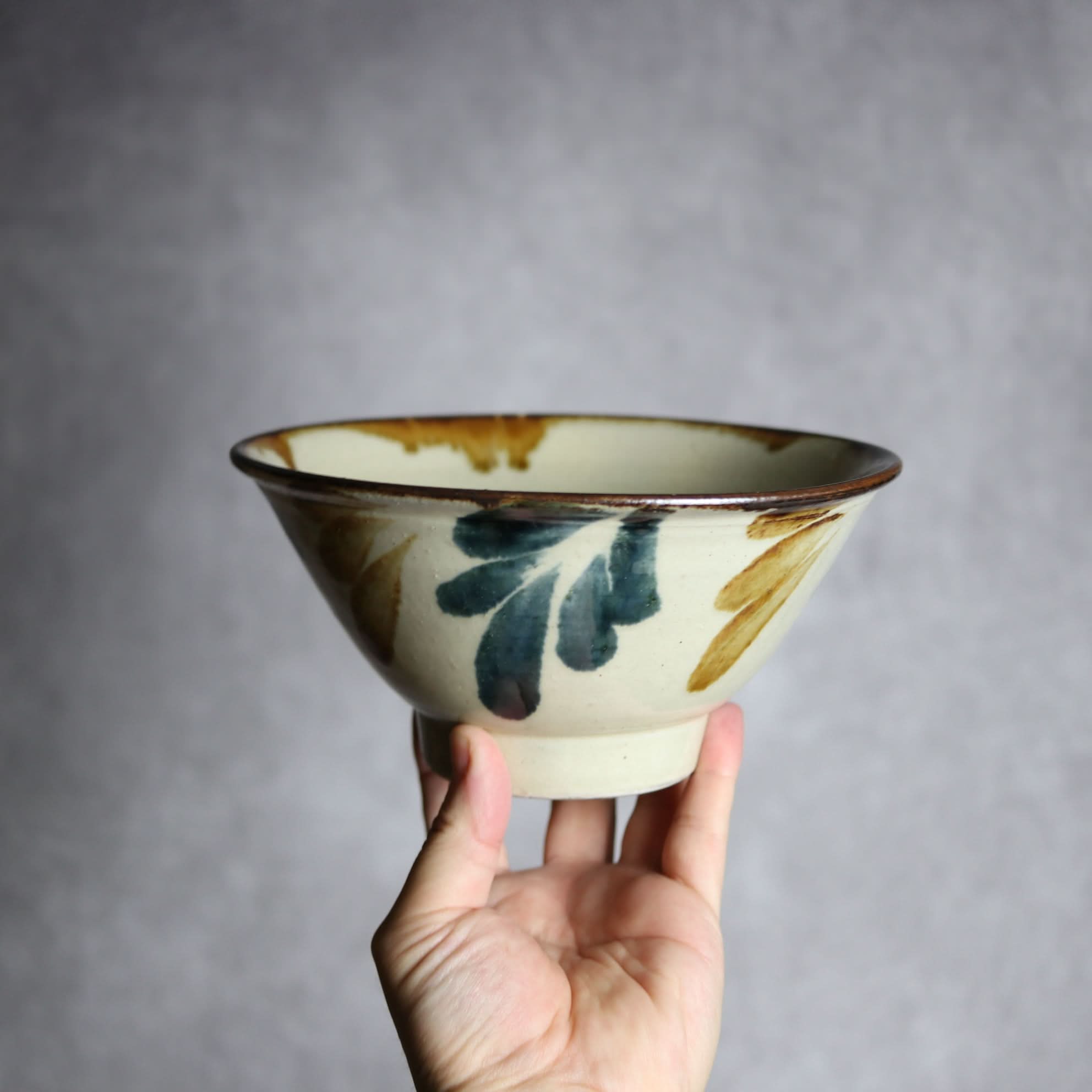 6寸マカイ1 飴 呉須釉 葉紋 やちむん 陶器 いずみ窯 島袋工房 やちむん 陶器.