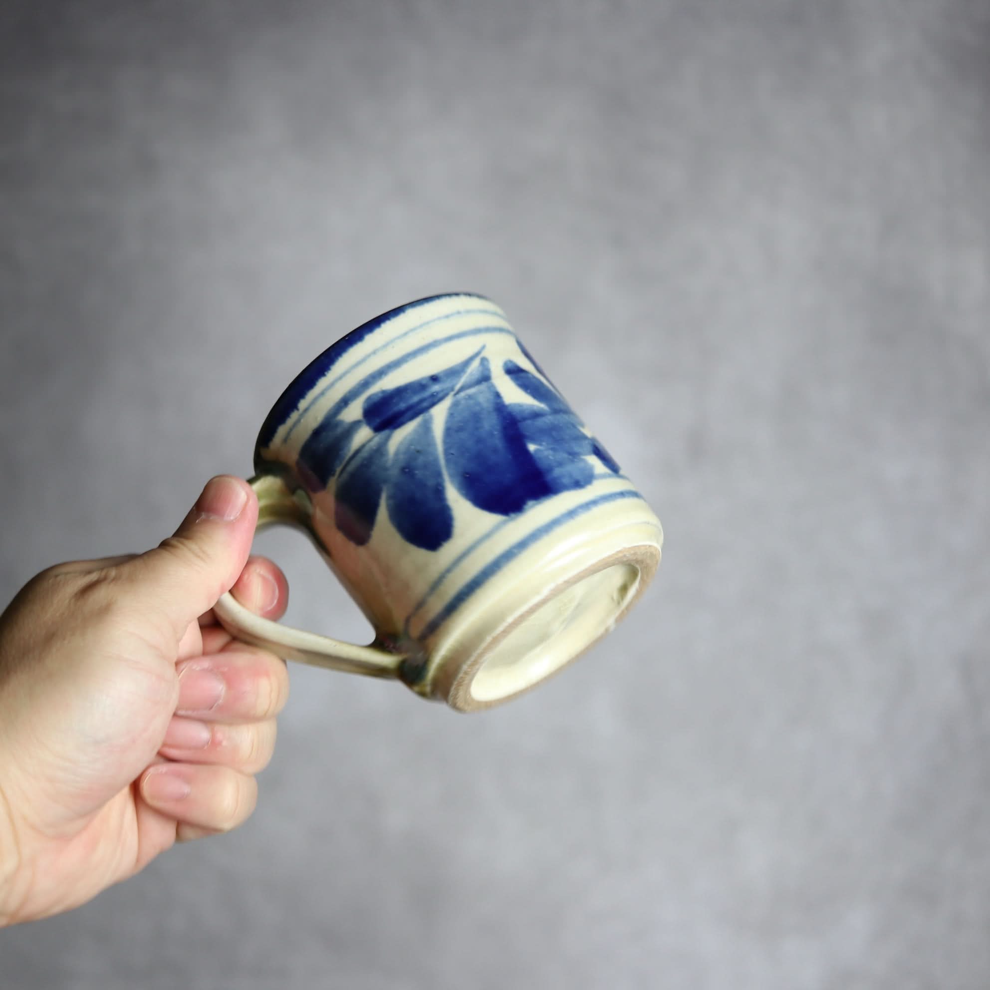 マグカップ1 呉須釉 葉紋 やちむん 陶器 いずみ窯 島袋工房 やちむん 陶器.