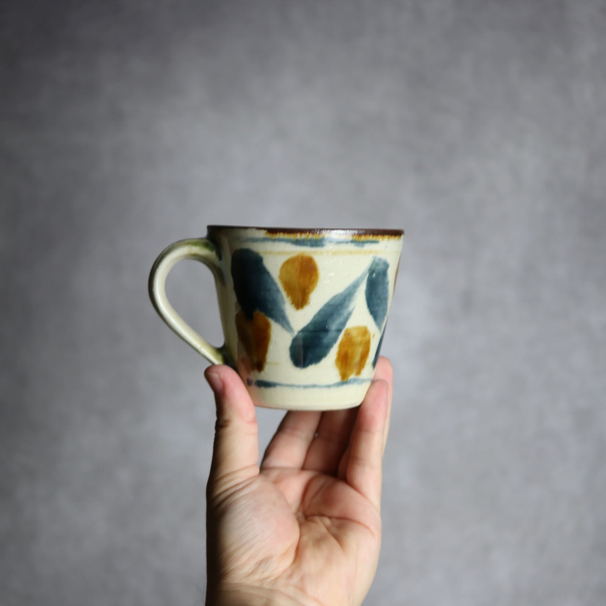 マグカップ1 飴 呉須釉 点打 やちむん 陶器 いずみ窯 島袋工房 やちむん 陶器.