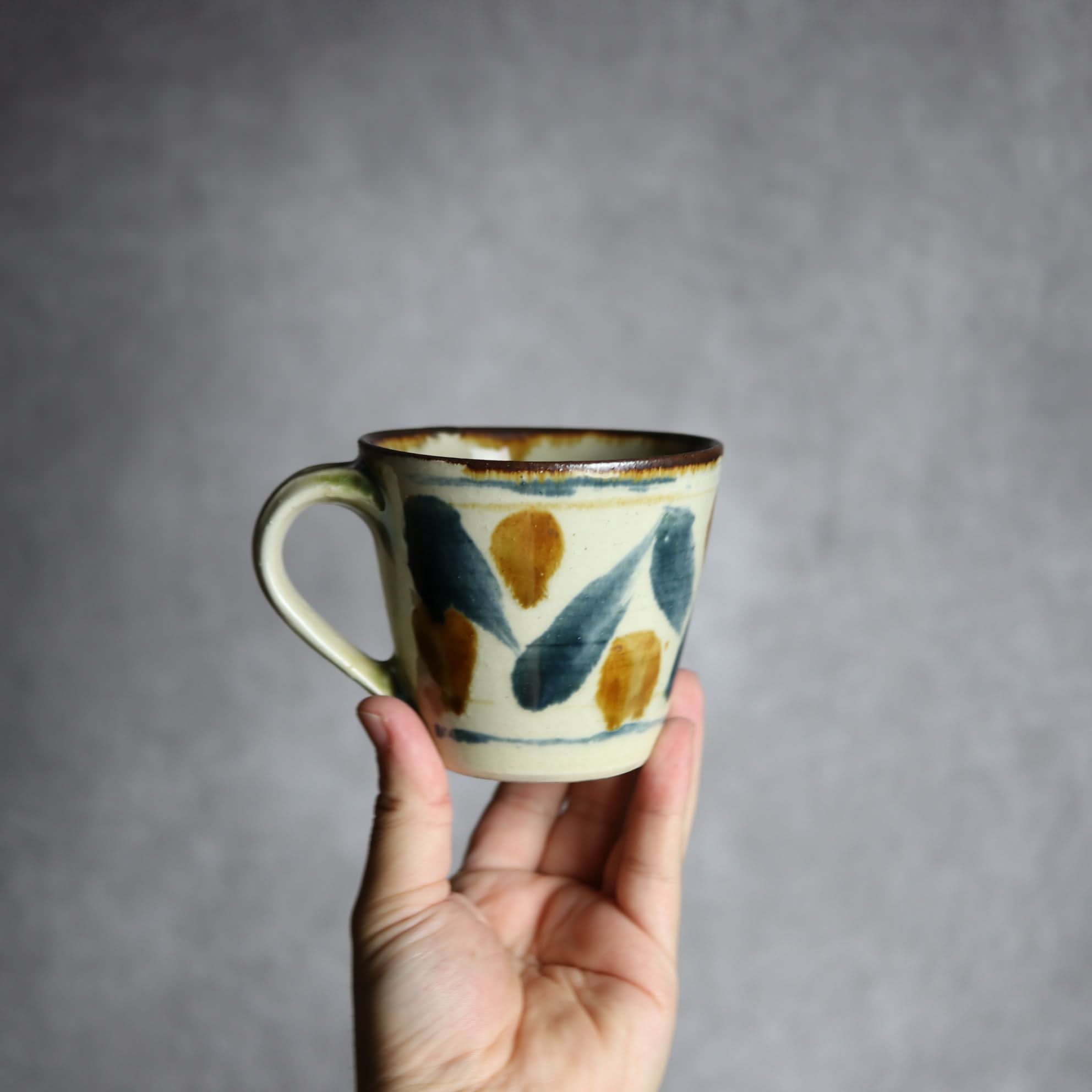 マグカップ1 飴 呉須釉 点打 やちむん 陶器 いずみ窯 島袋工房 やちむん 陶器.