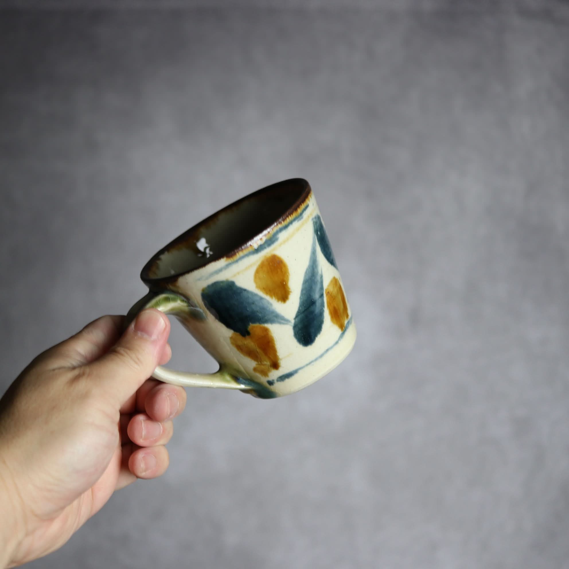 マグカップ1 飴 呉須釉 点打 やちむん 陶器 いずみ窯 島袋工房 やちむん 陶器.