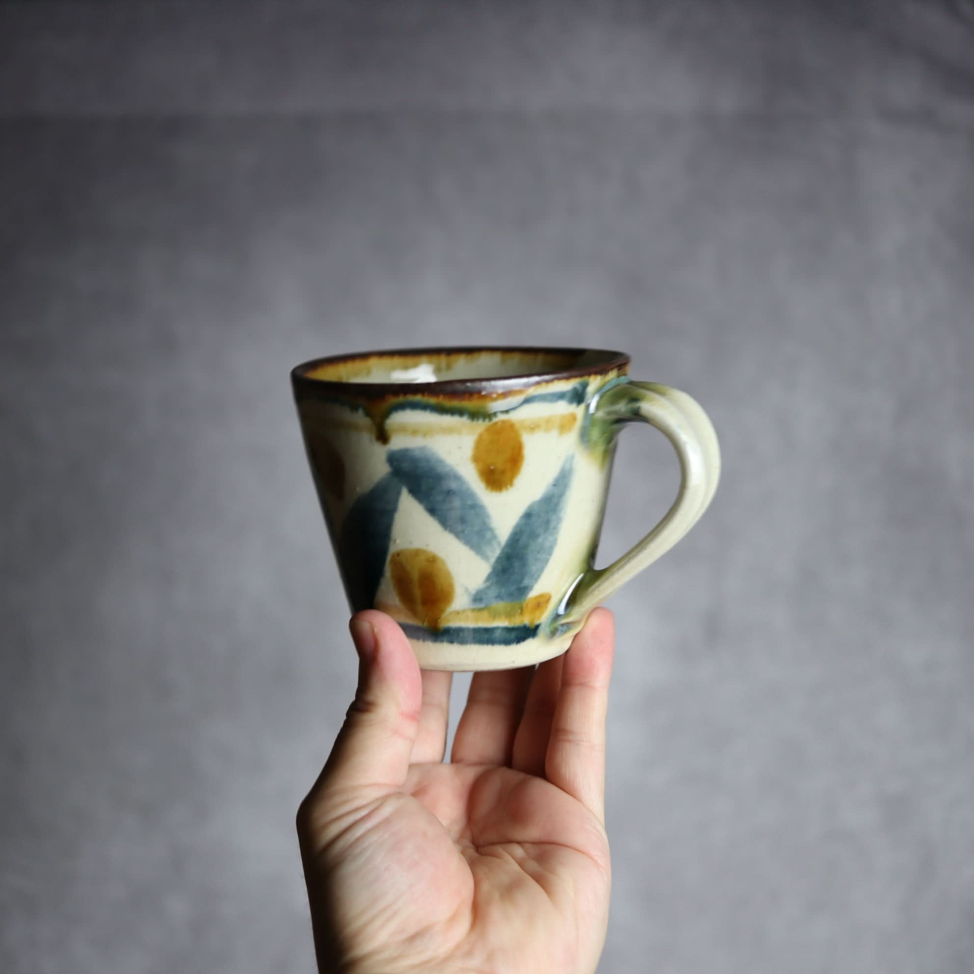 マグカップ1 飴 呉須釉 点打 やちむん 陶器 いずみ窯 島袋工房 やちむん 陶器.