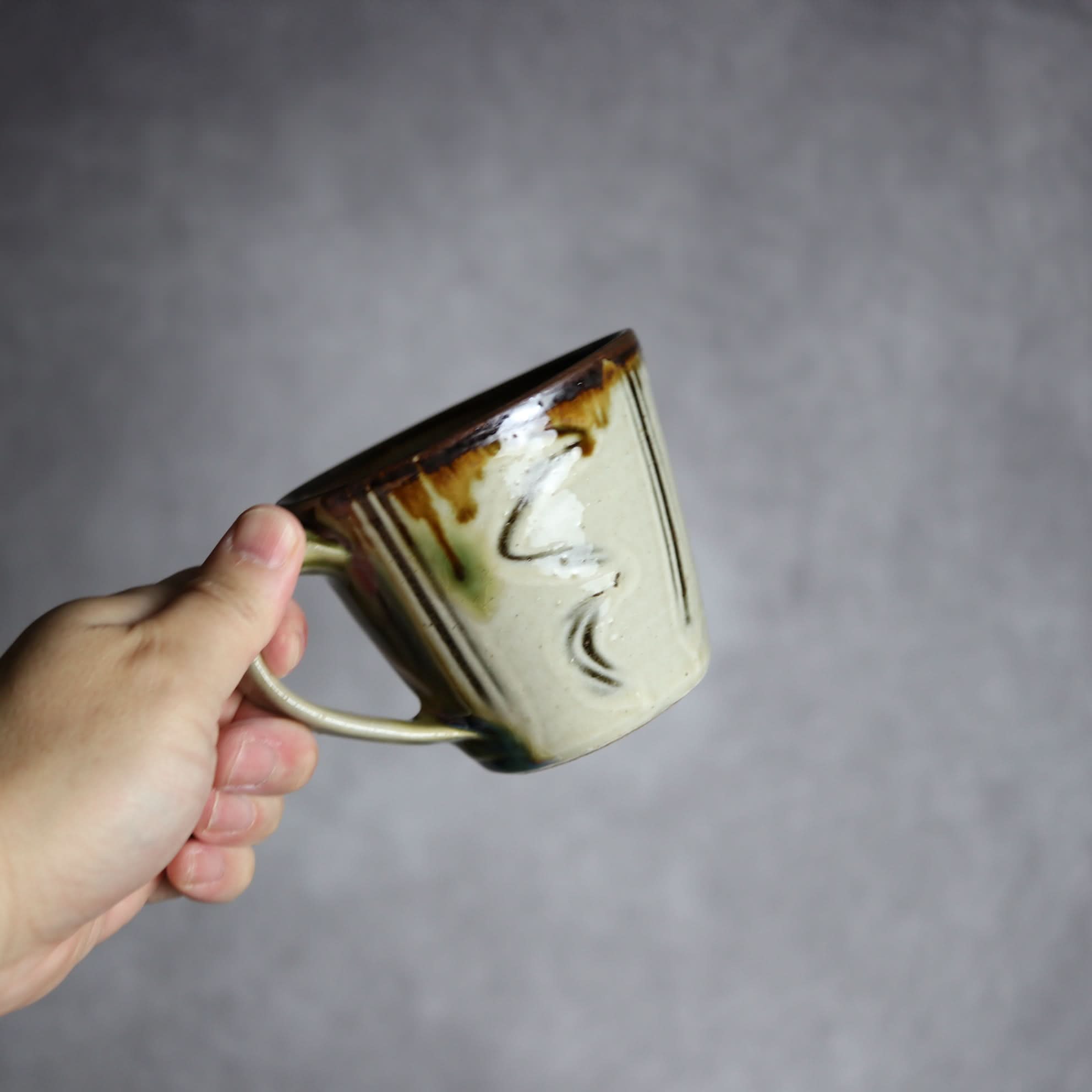 マグカップ1 飴 白釉 指描 やちむん 陶器 いずみ窯 島袋工房 やちむん 陶器.