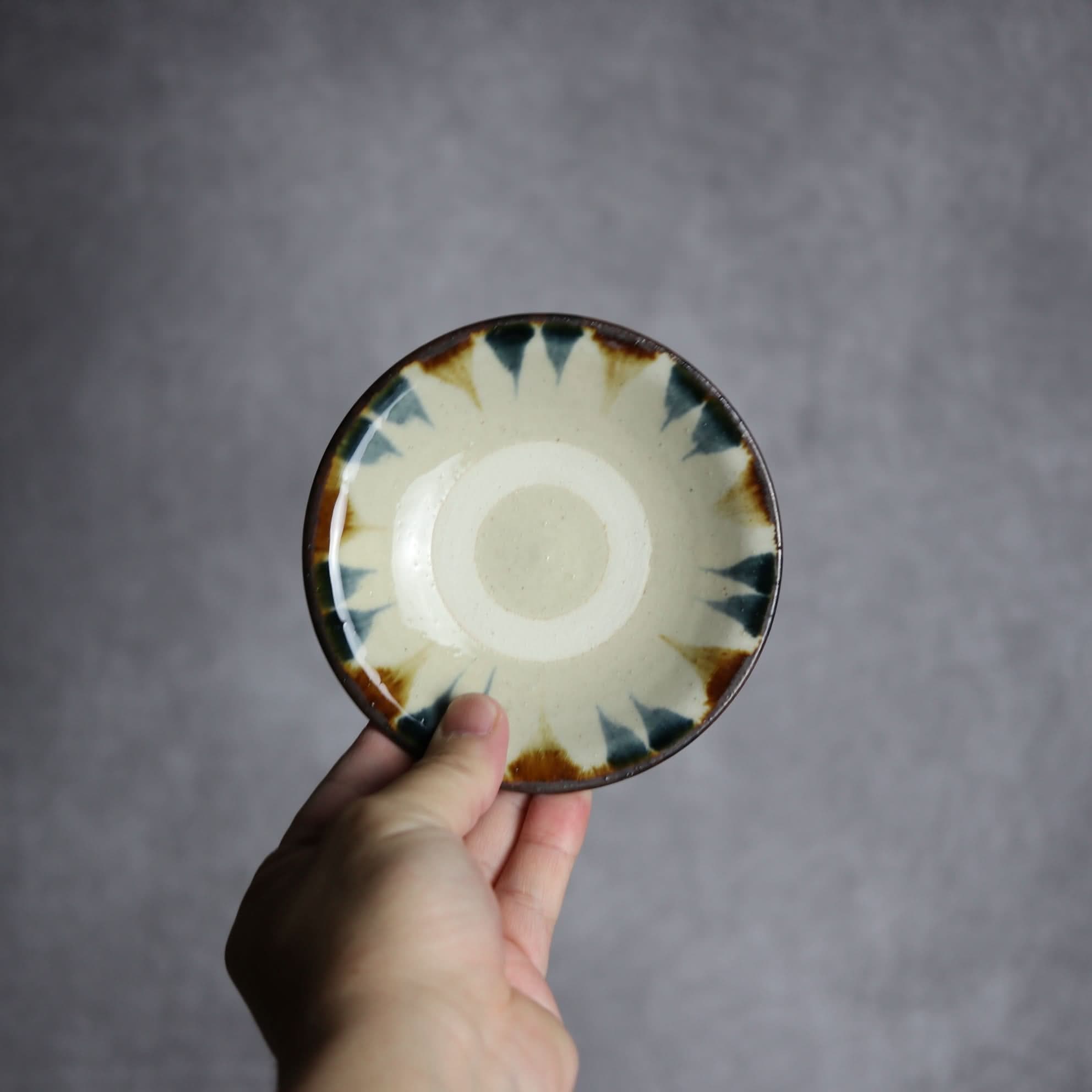 4寸皿1 飴 呉須釉 縁線描 やちむん 陶器 いずみ窯 島袋工房 やちむん 陶器.