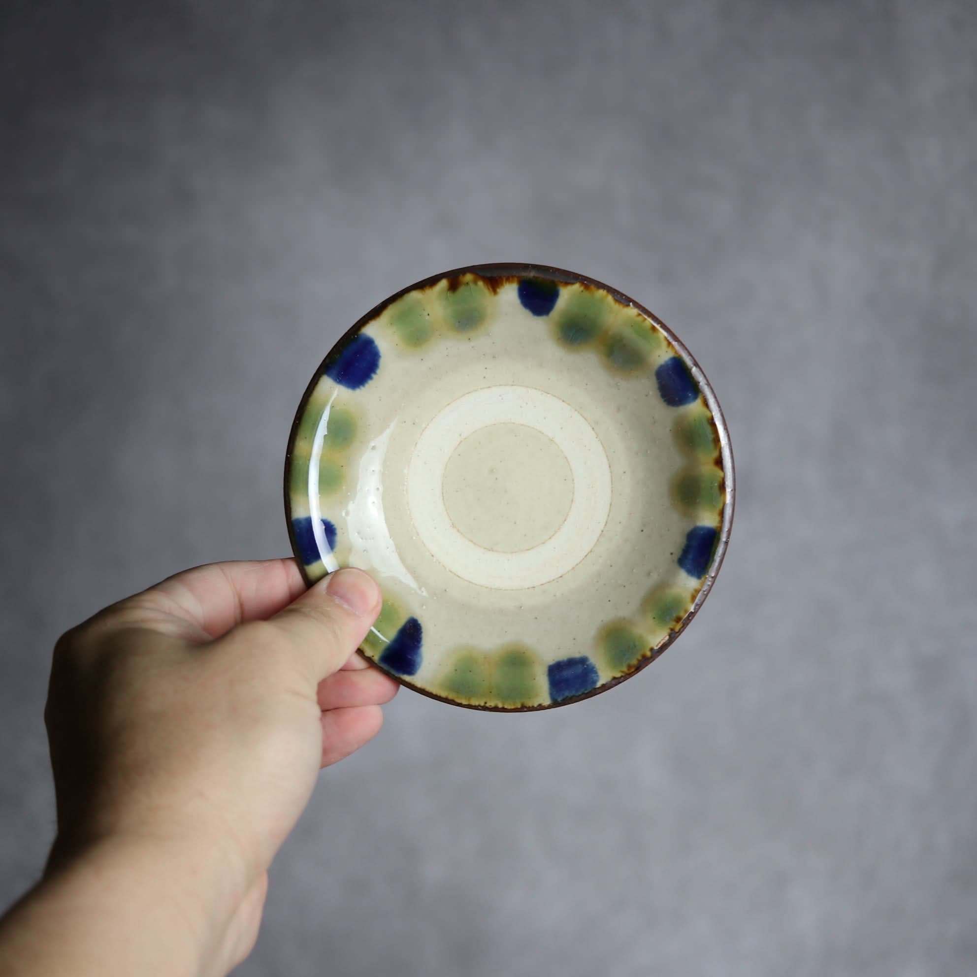 4寸皿1 呉須・緑釉 点打 やちむん 陶器 いずみ窯 島袋工房 やちむん 陶器.