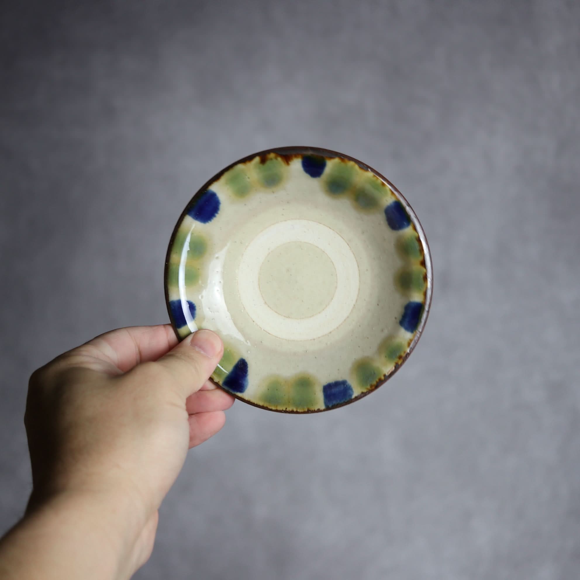 4寸皿1 呉須・緑釉 点打 やちむん 陶器 いずみ窯 島袋工房 やちむん 陶器.