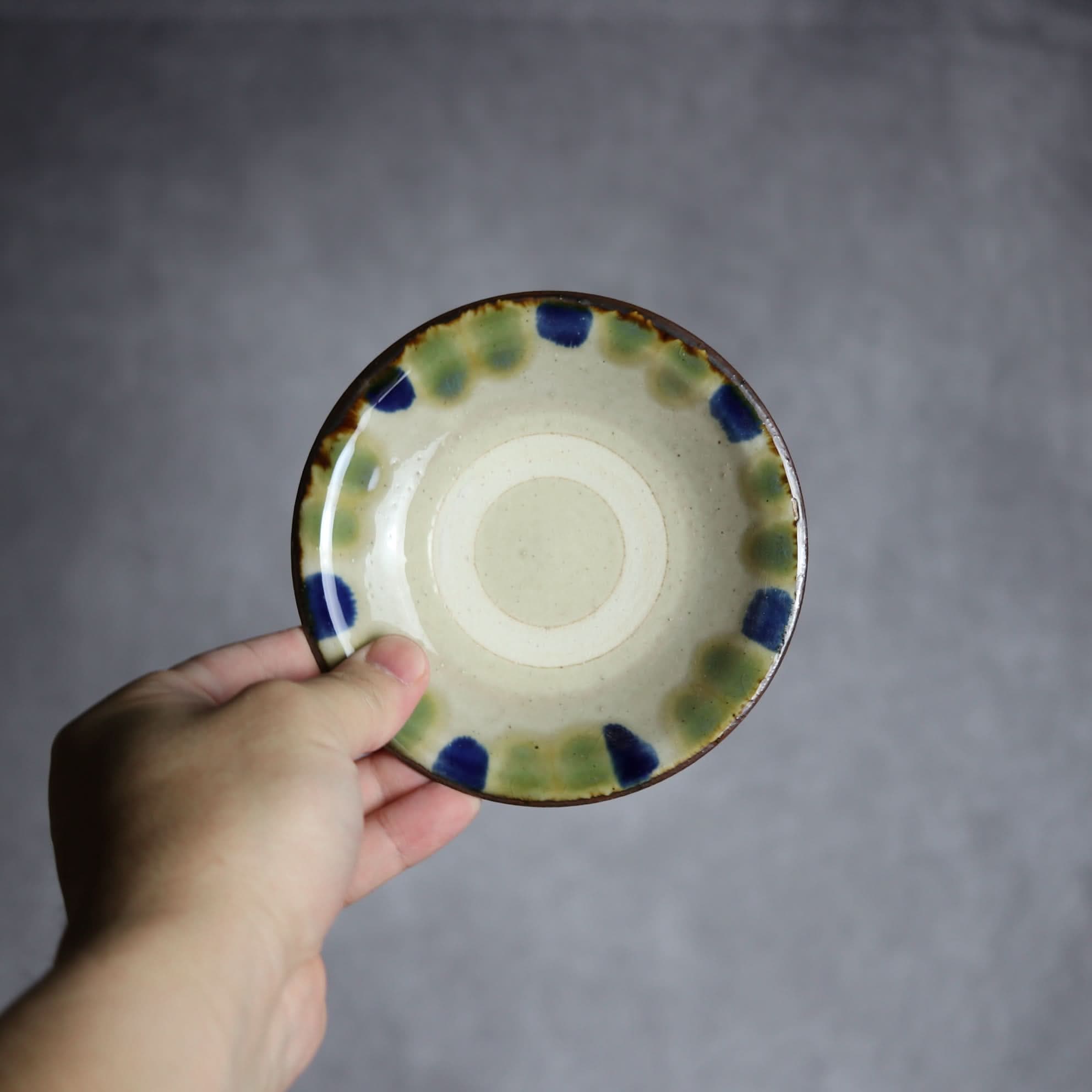 4寸皿1 呉須・緑釉 点打 やちむん 陶器 いずみ窯 島袋工房 やちむん 陶器.