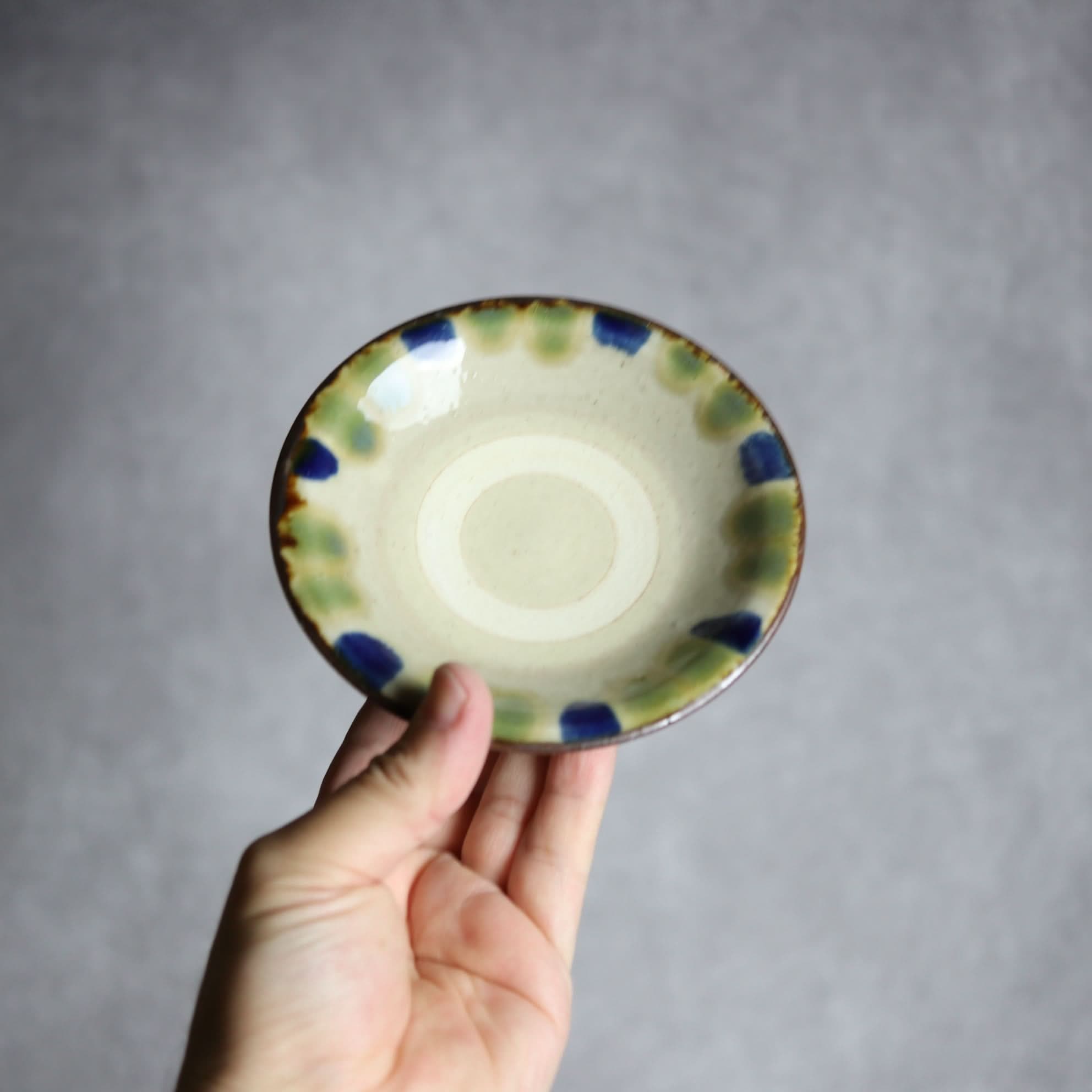 4寸皿1 呉須・緑釉 点打 やちむん 陶器 いずみ窯 島袋工房 やちむん 陶器.