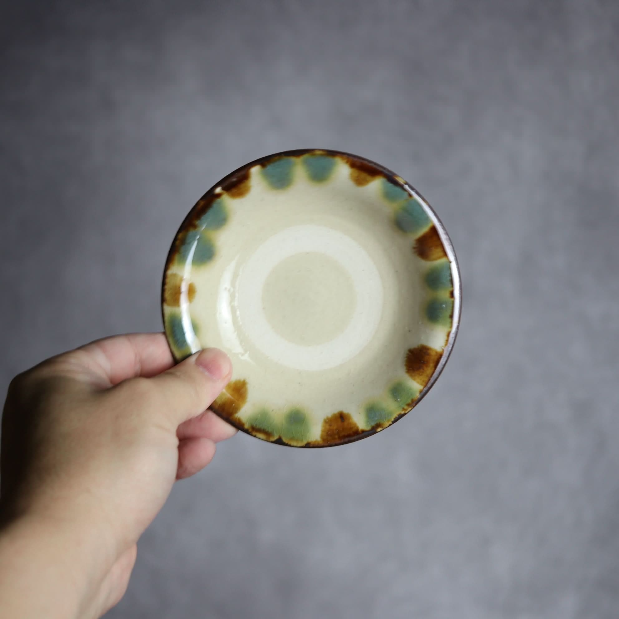 4寸皿1 三彩 点打 やちむん 陶器 いずみ窯 島袋工房 やちむん 陶器.