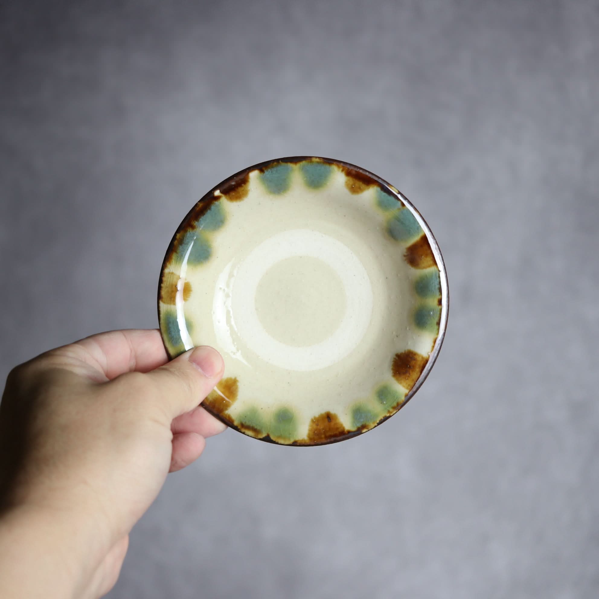4寸皿1 三彩 点打 やちむん 陶器 いずみ窯 島袋工房 やちむん 陶器.