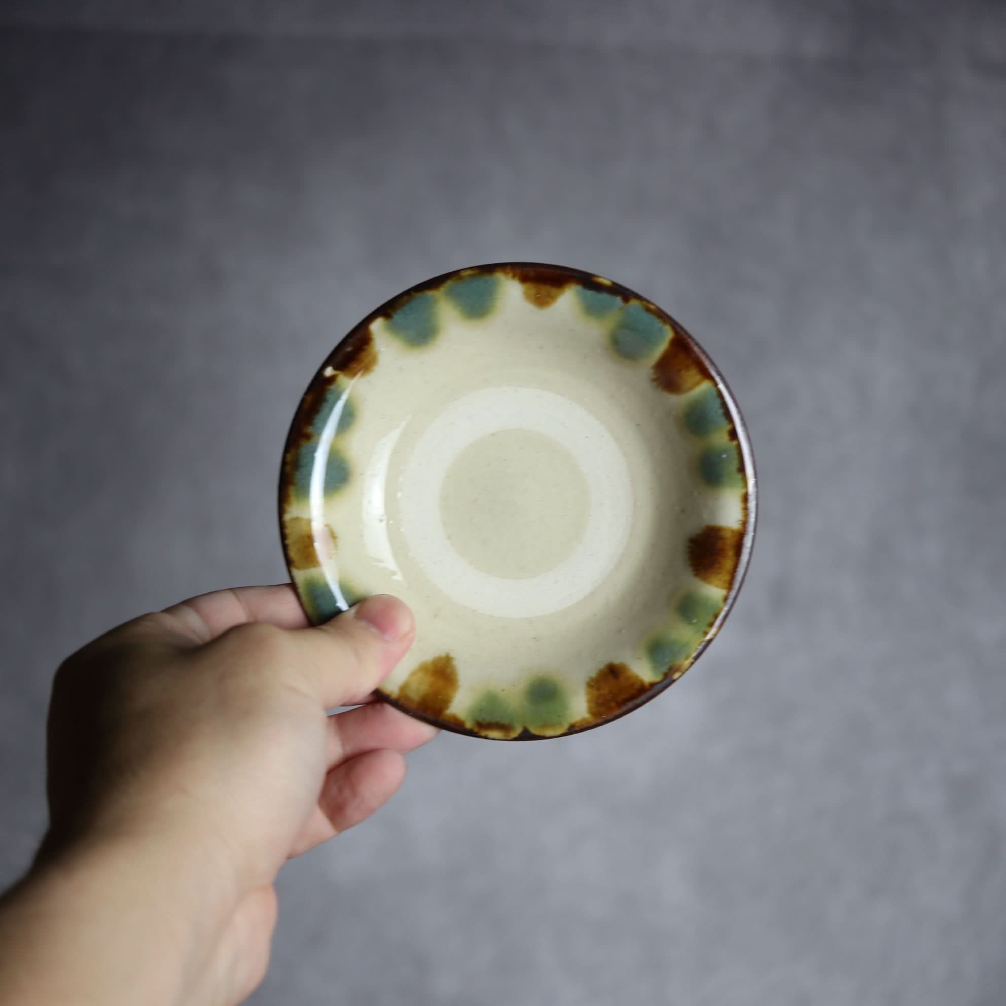 4寸皿1 三彩 点打 やちむん 陶器 いずみ窯 島袋工房 やちむん 陶器.