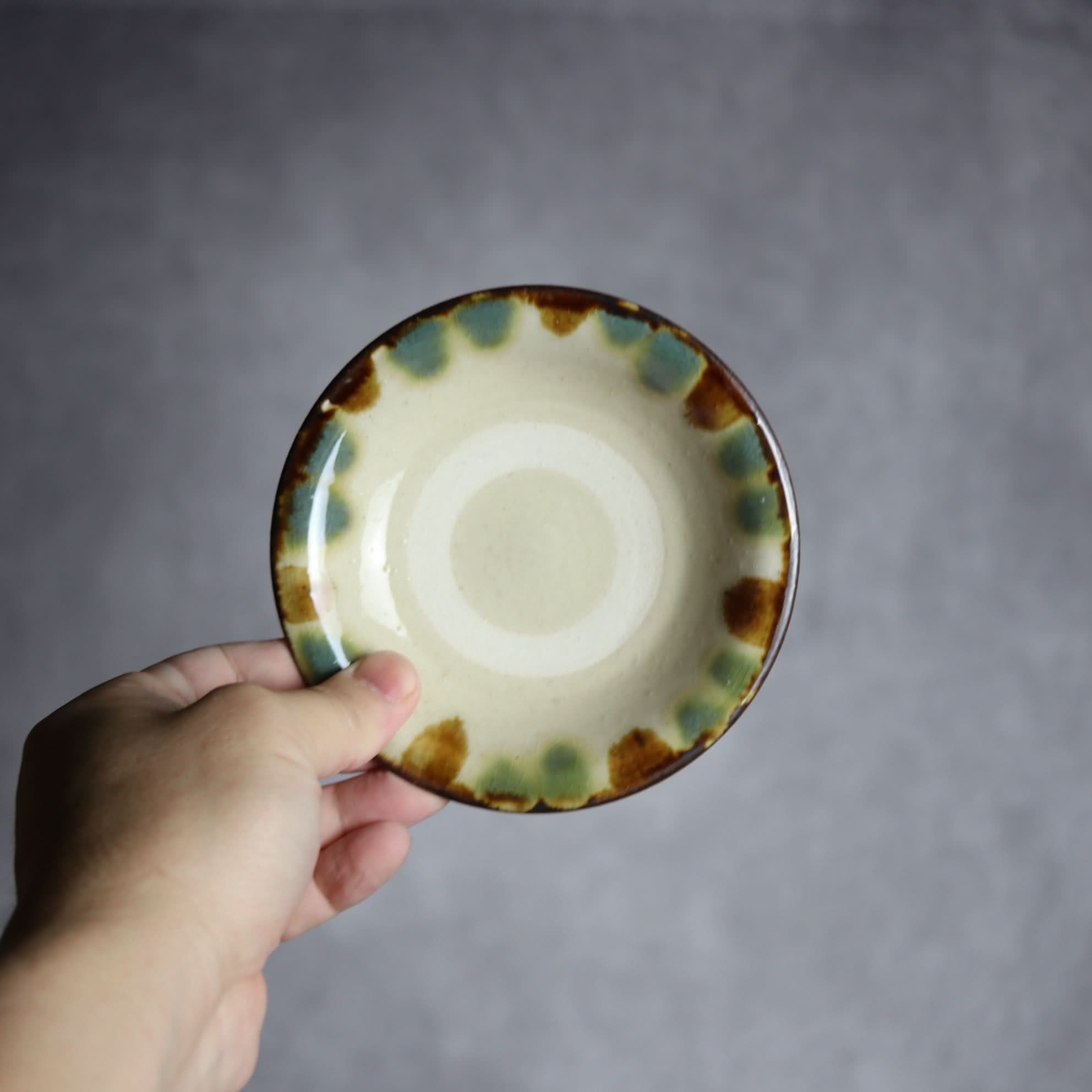 4寸皿1 三彩 点打 やちむん 陶器 いずみ窯 島袋工房 やちむん 陶器.