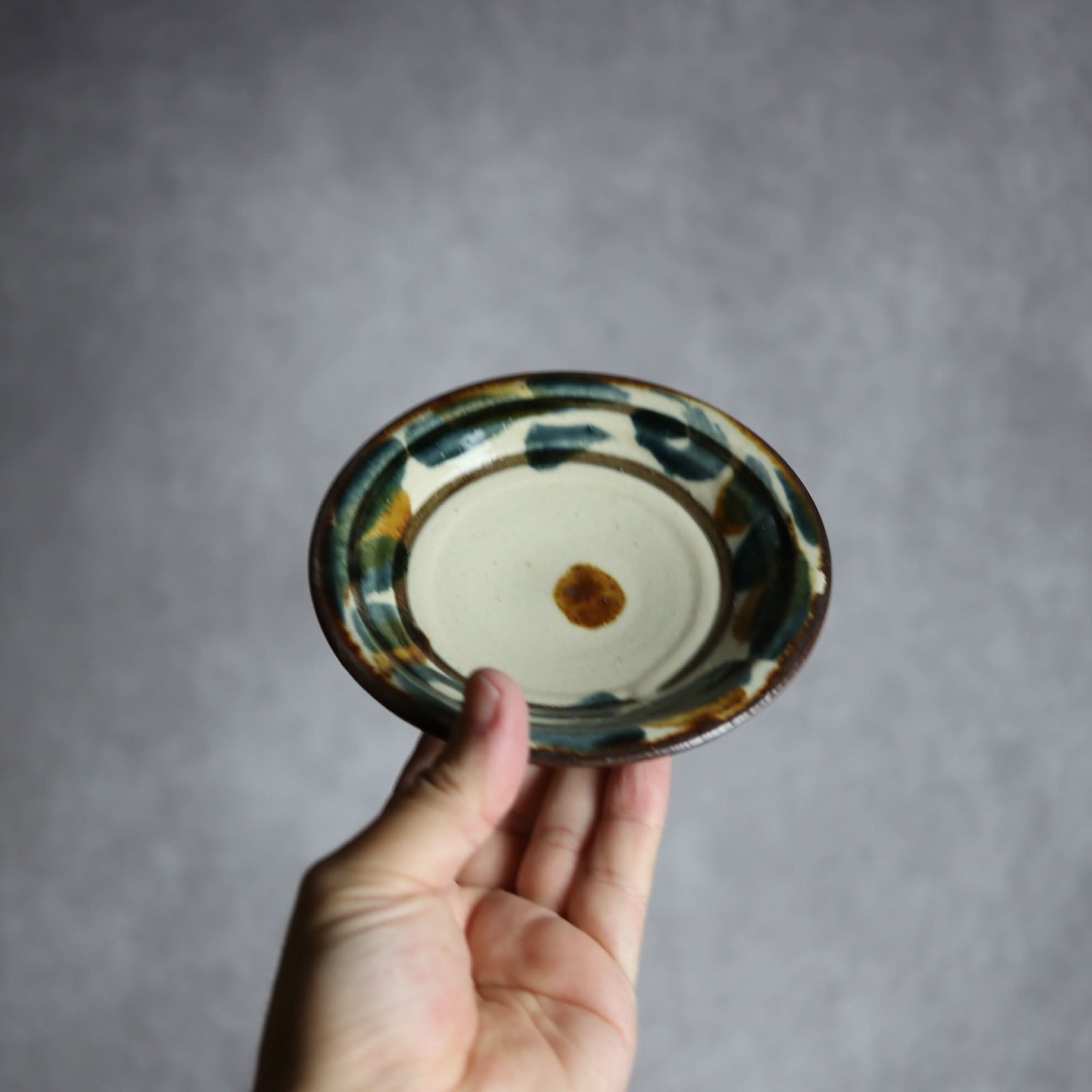 4寸皿1 飴 呉須釉 唐草 やちむん 陶器 いずみ窯 島袋工房 やちむん 陶器.