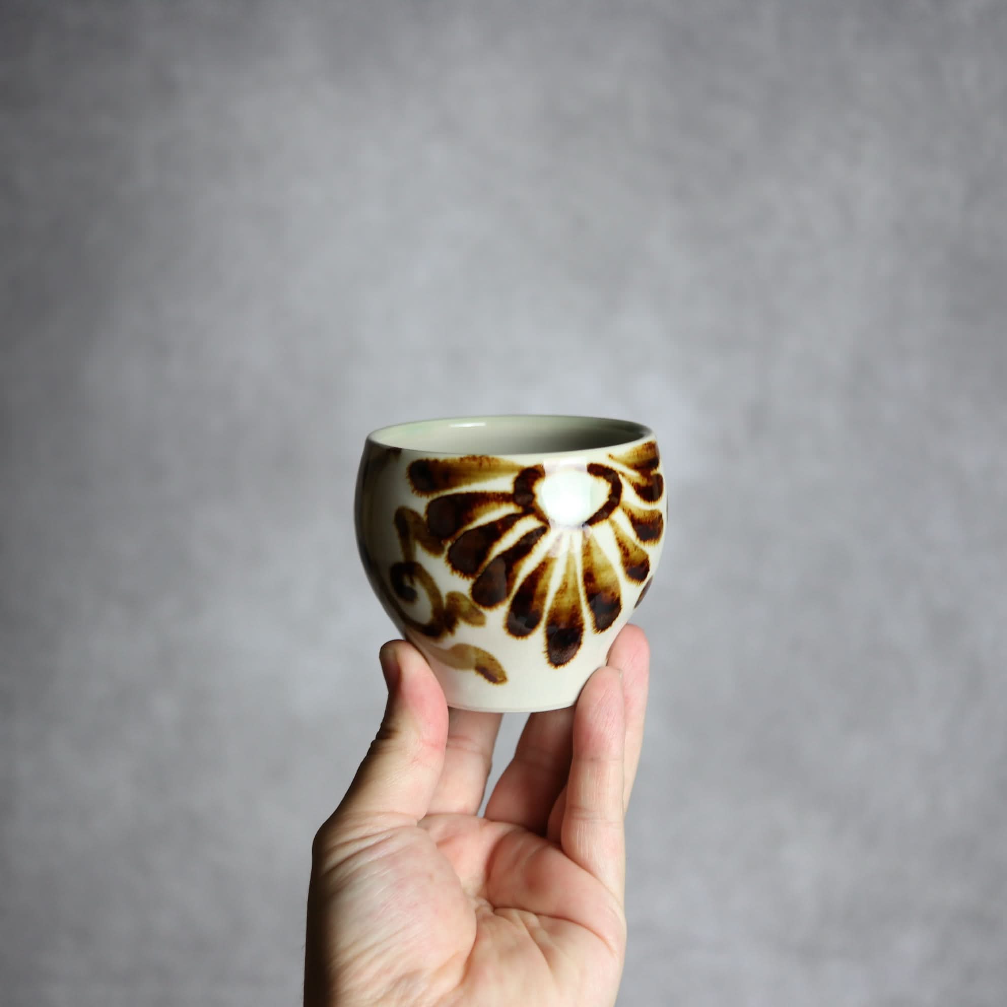 湯呑1 三彩 菊唐草 やちむん 陶器 拓美窯 やちむん 陶器.