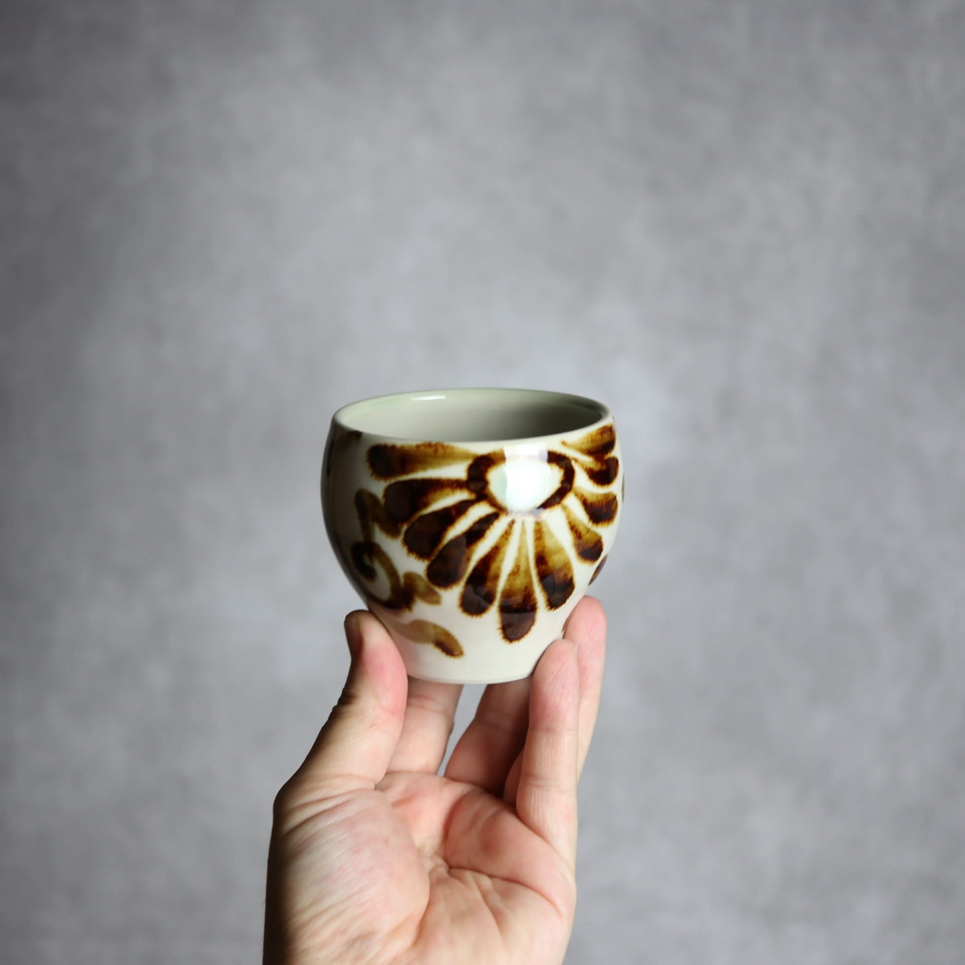 湯呑1 三彩 菊唐草 やちむん 陶器 拓美窯 やちむん 陶器.