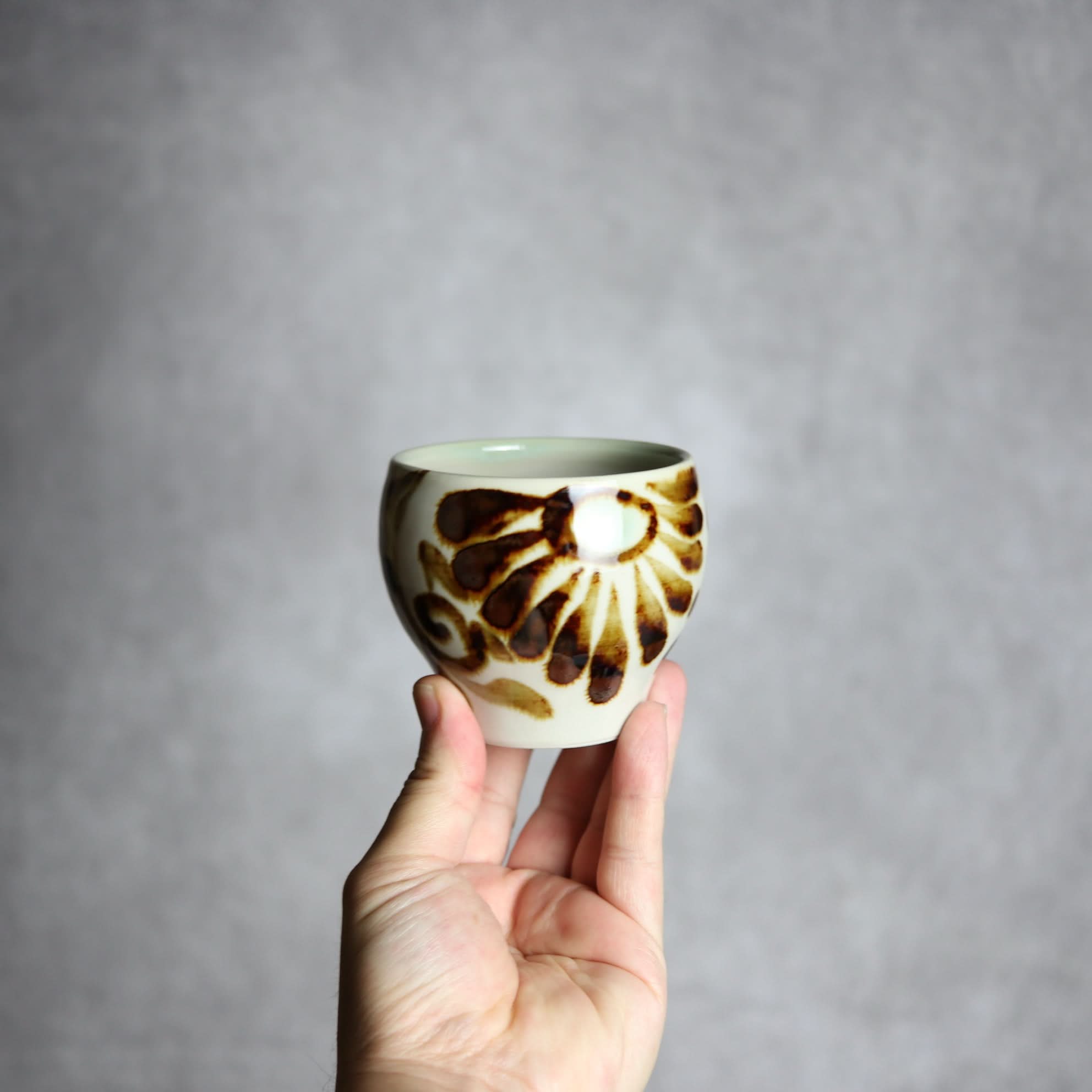 湯呑1 三彩 菊唐草 やちむん 陶器 拓美窯 やちむん 陶器.