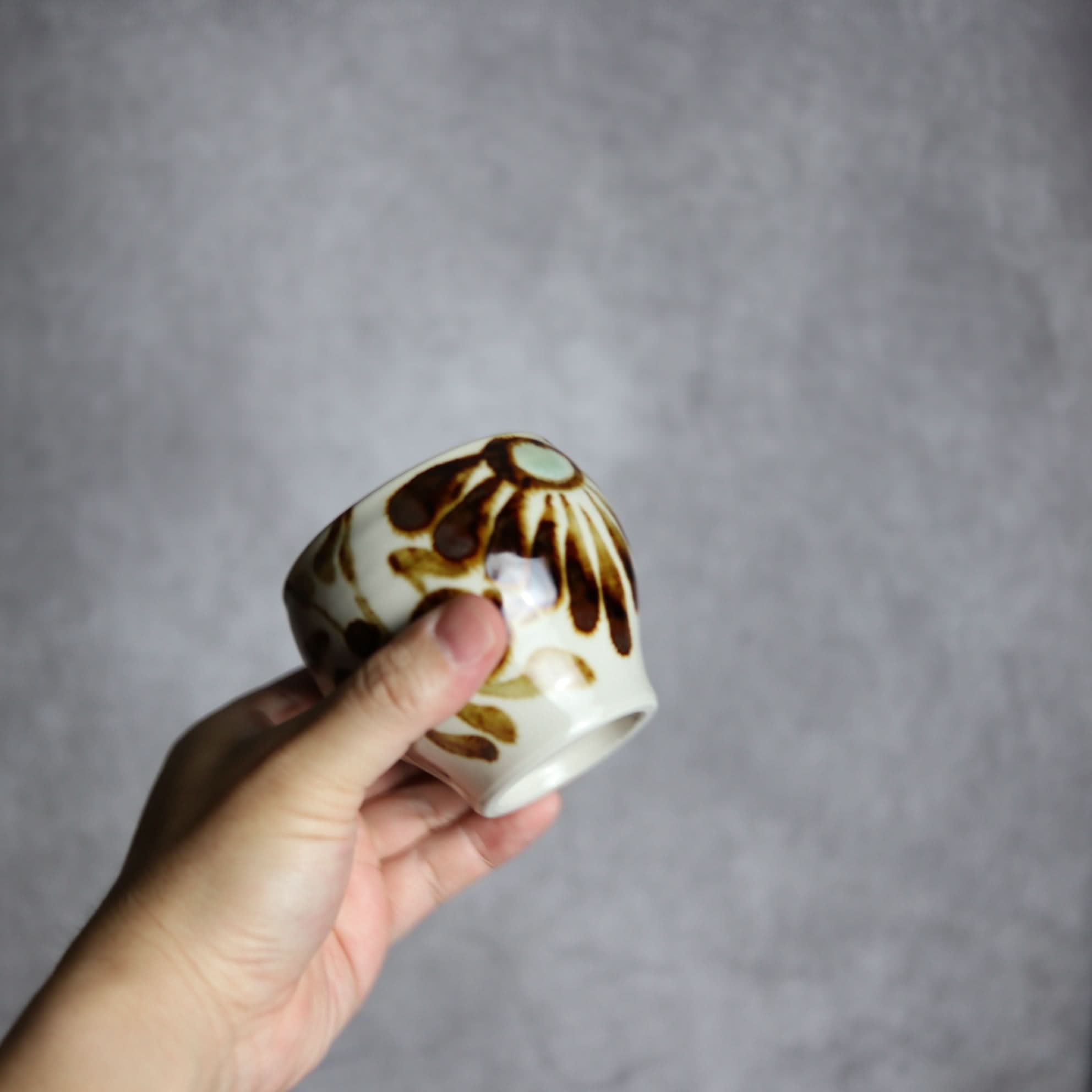 湯呑1 三彩 菊唐草 やちむん 陶器 拓美窯 やちむん 陶器.