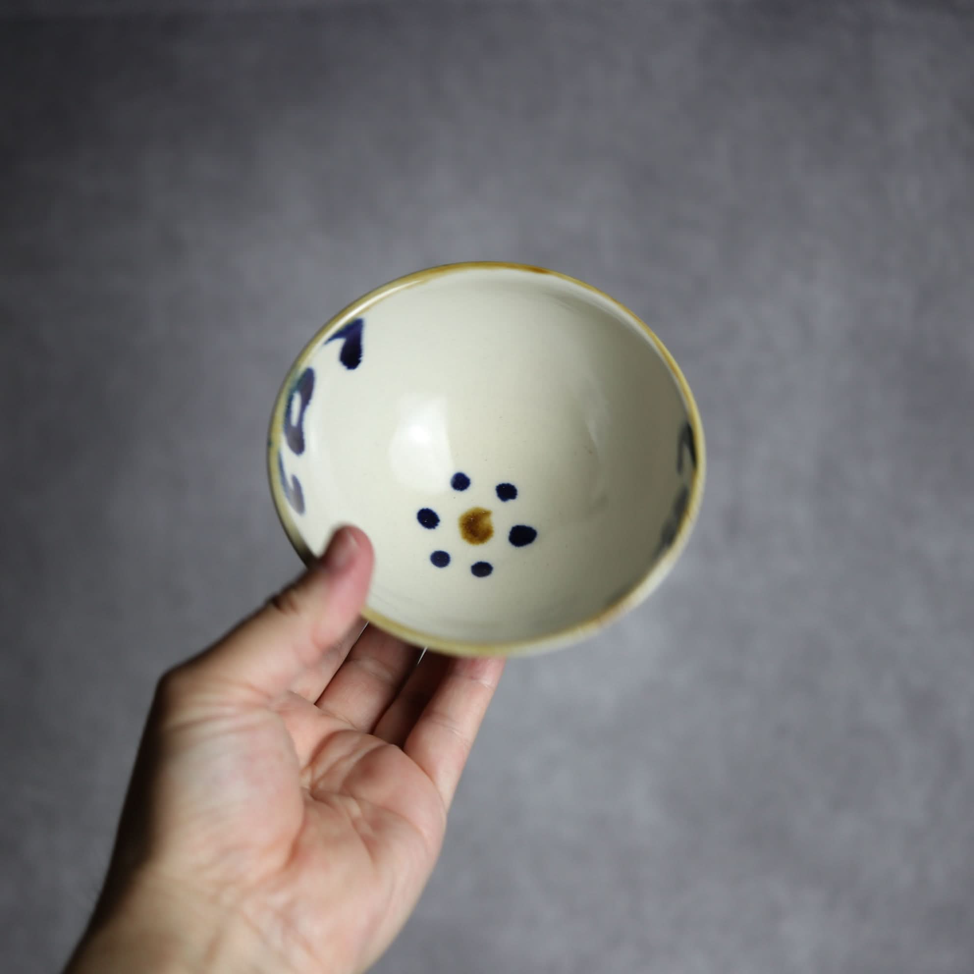 4寸マカイ1 飴 呉須釉 菊唐草 やちむん 陶器 拓美窯 やちむん 陶器.