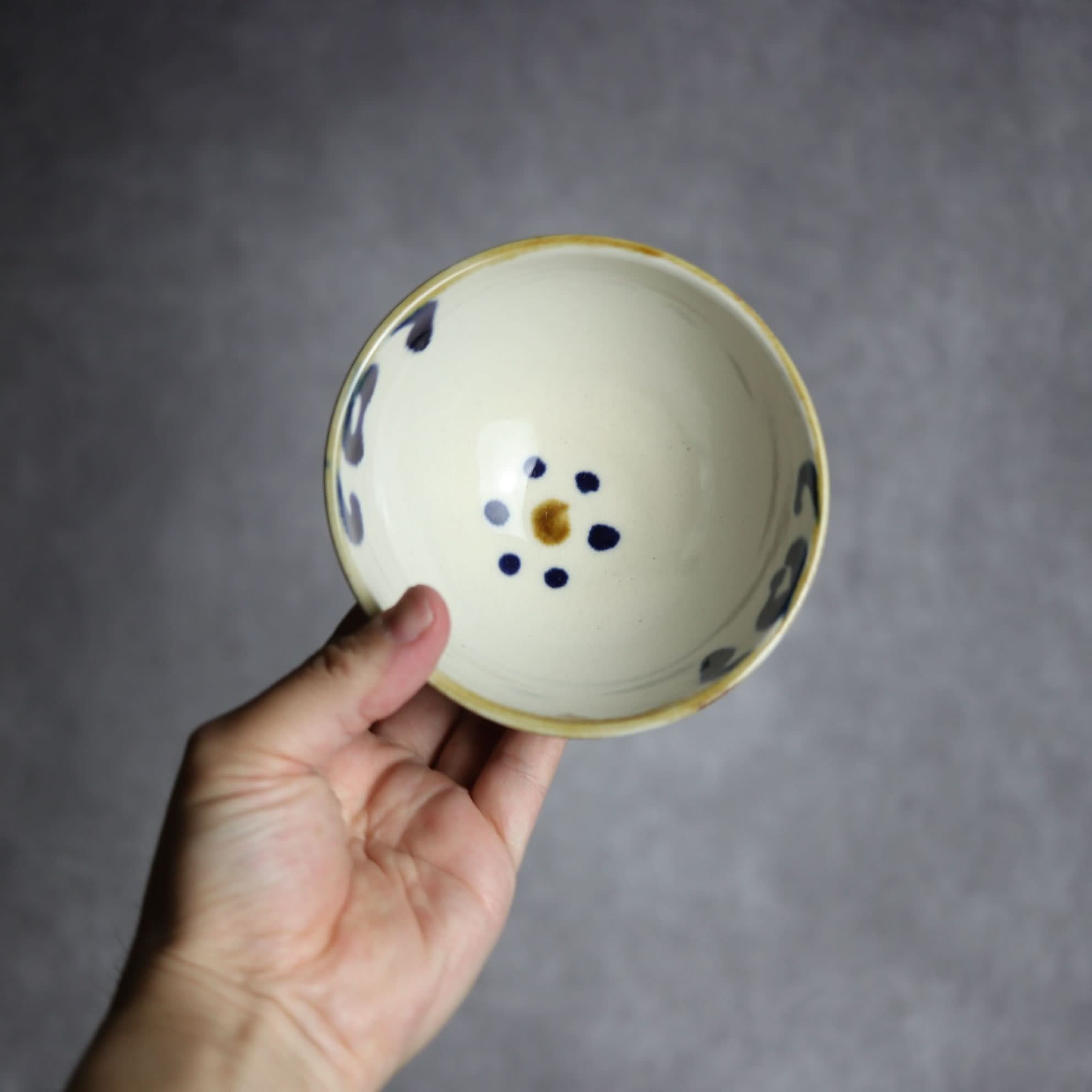 4寸マカイ1 飴 呉須釉 菊唐草 やちむん 陶器 拓美窯 やちむん 陶器.