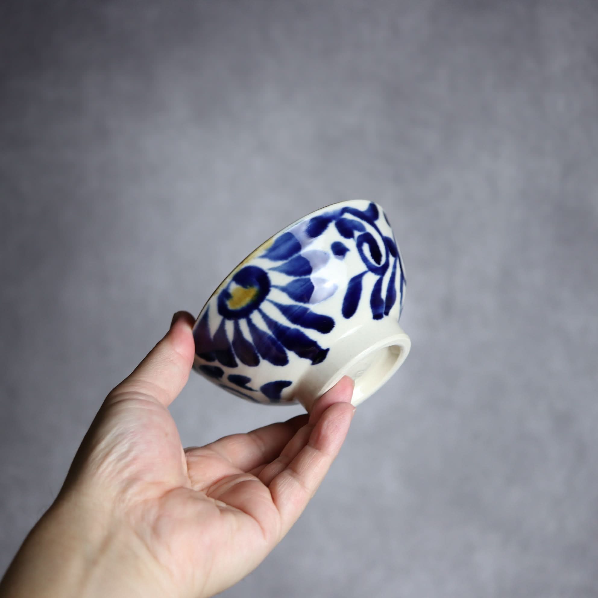 4寸マカイ1 飴 呉須釉 菊唐草 やちむん 陶器 拓美窯 やちむん 陶器.