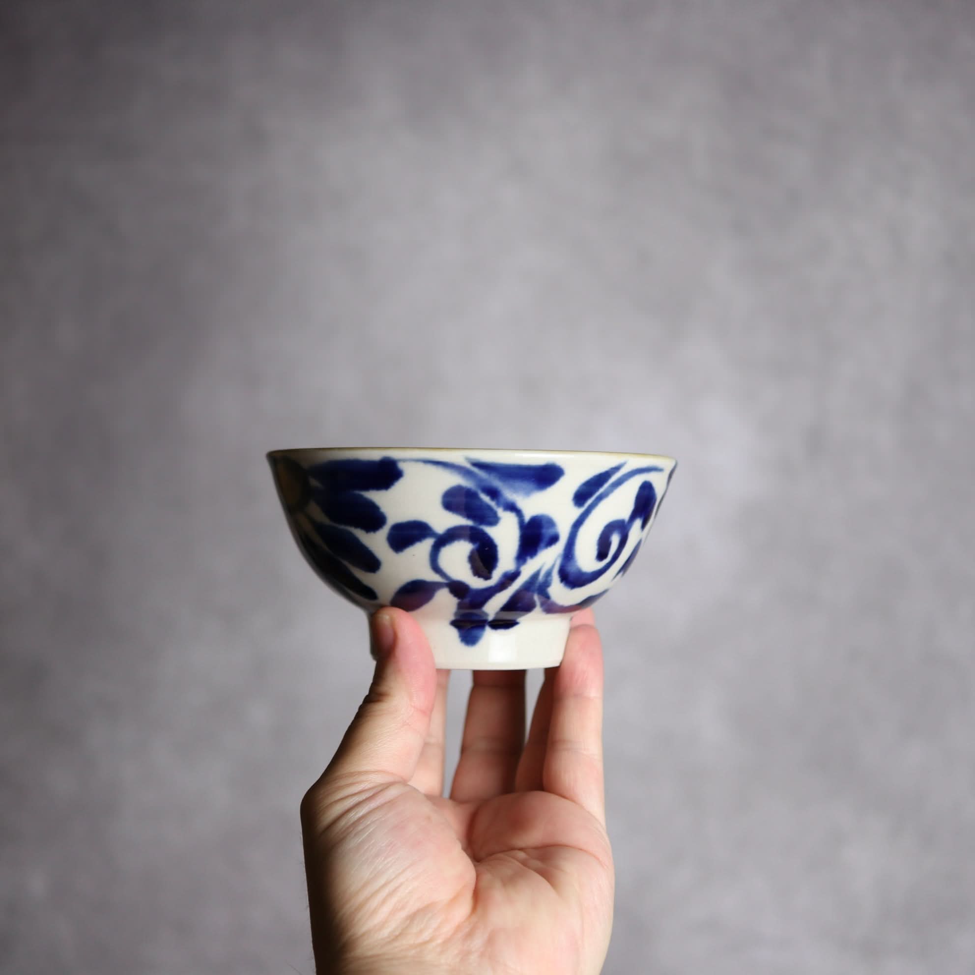 4寸マカイ2 飴 呉須釉 菊唐草 やちむん 陶器 拓美窯 やちむん 陶器.