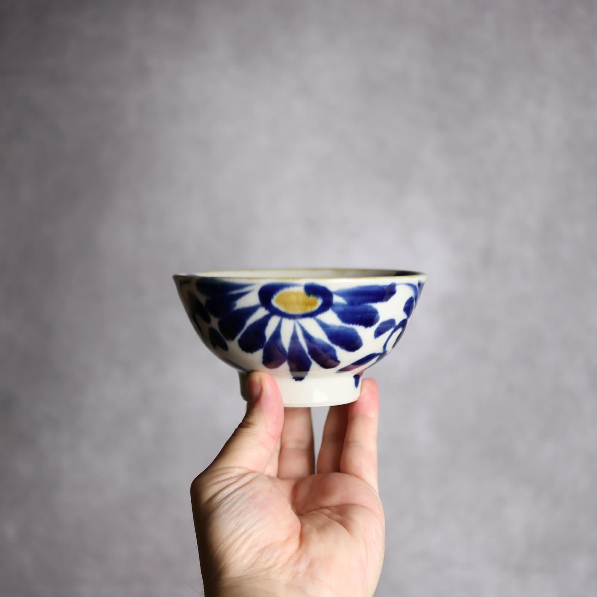 4寸マカイ2 飴 呉須釉 菊唐草 やちむん 陶器 拓美窯 やちむん 陶器.