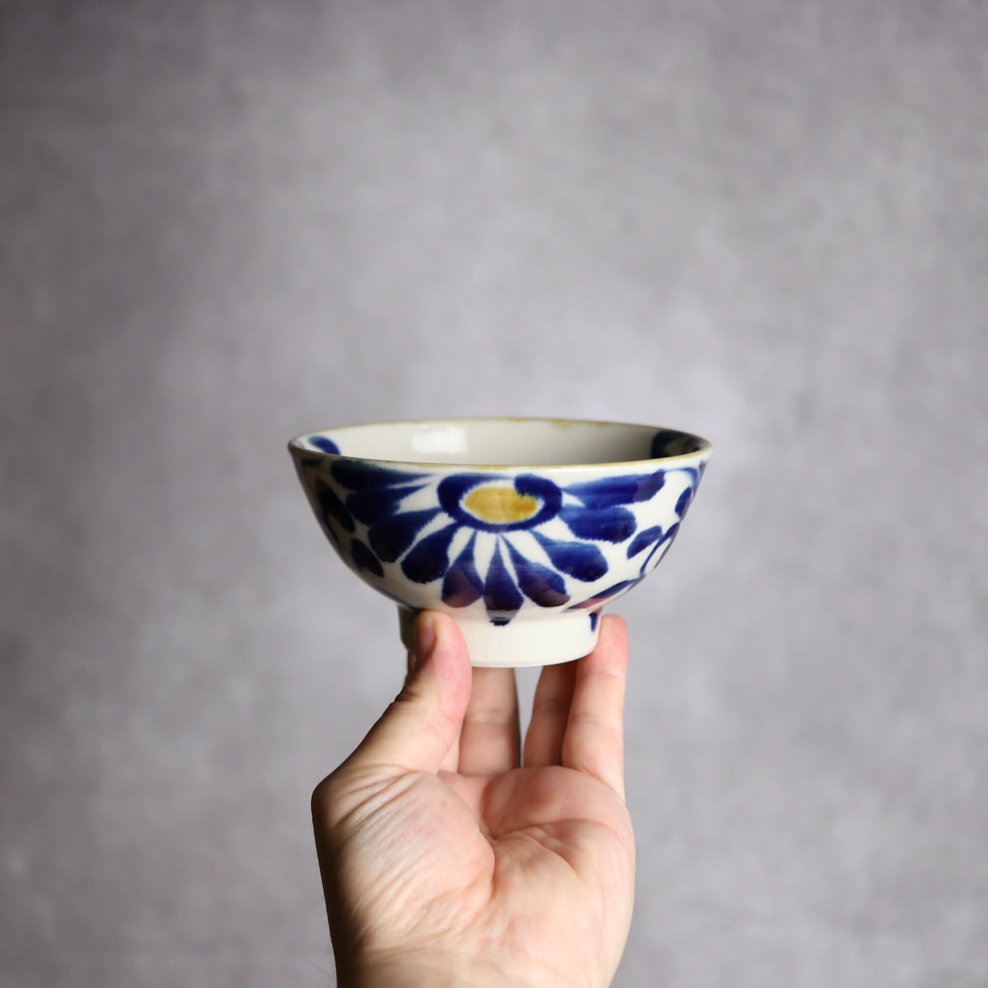 4寸マカイ2 飴 呉須釉 菊唐草 やちむん 陶器 拓美窯 やちむん 陶器.